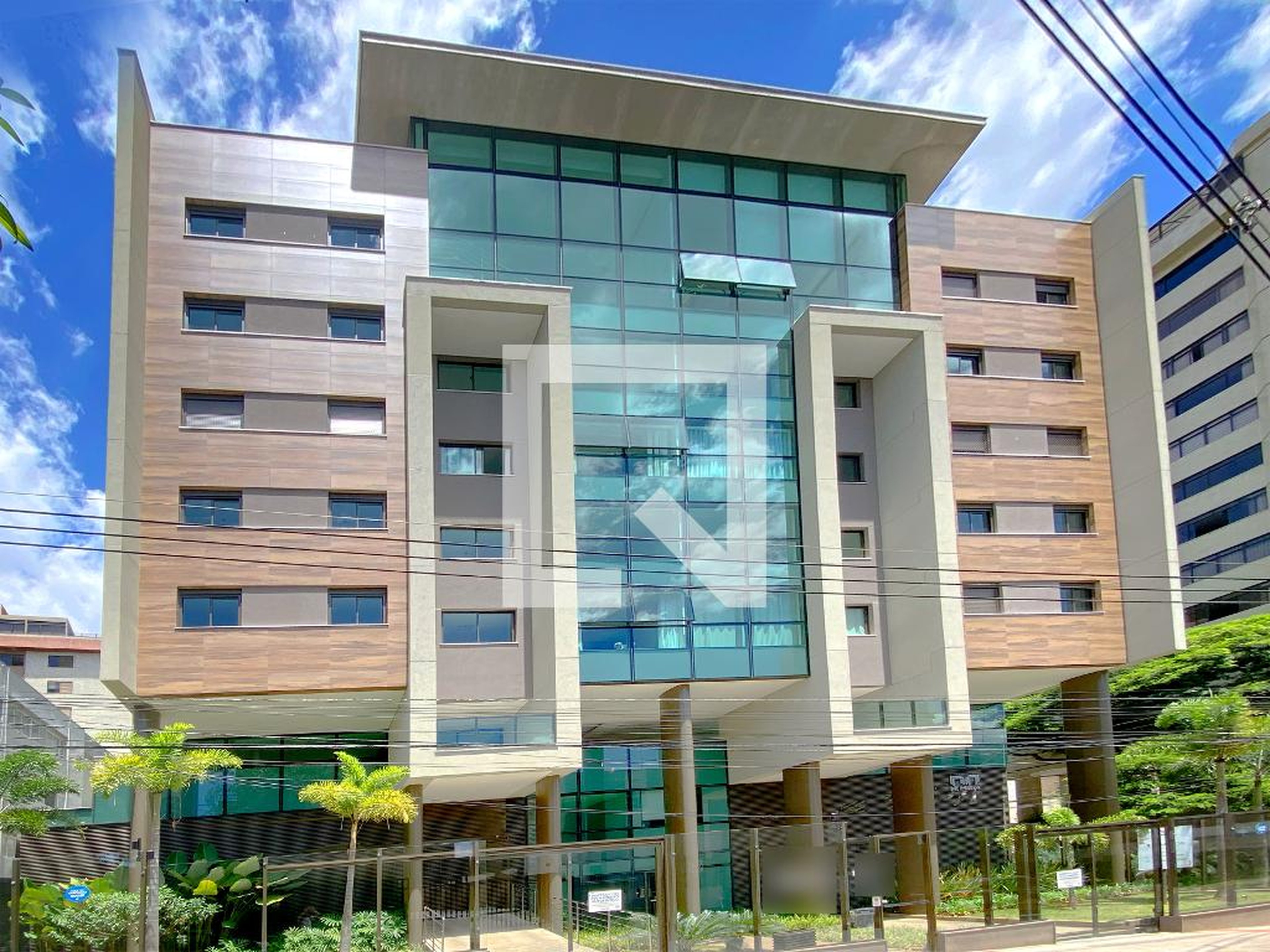 Fachada Condomínio em Rua Bambuí, 893