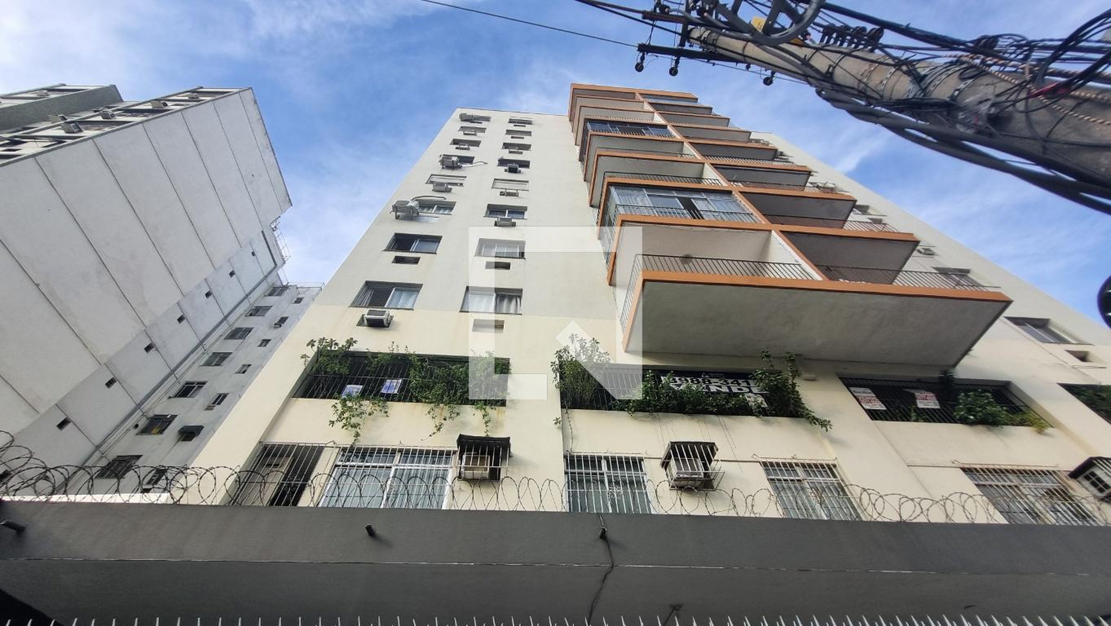 Fachada Condomínio em Rua São Francisco Xavier, 522