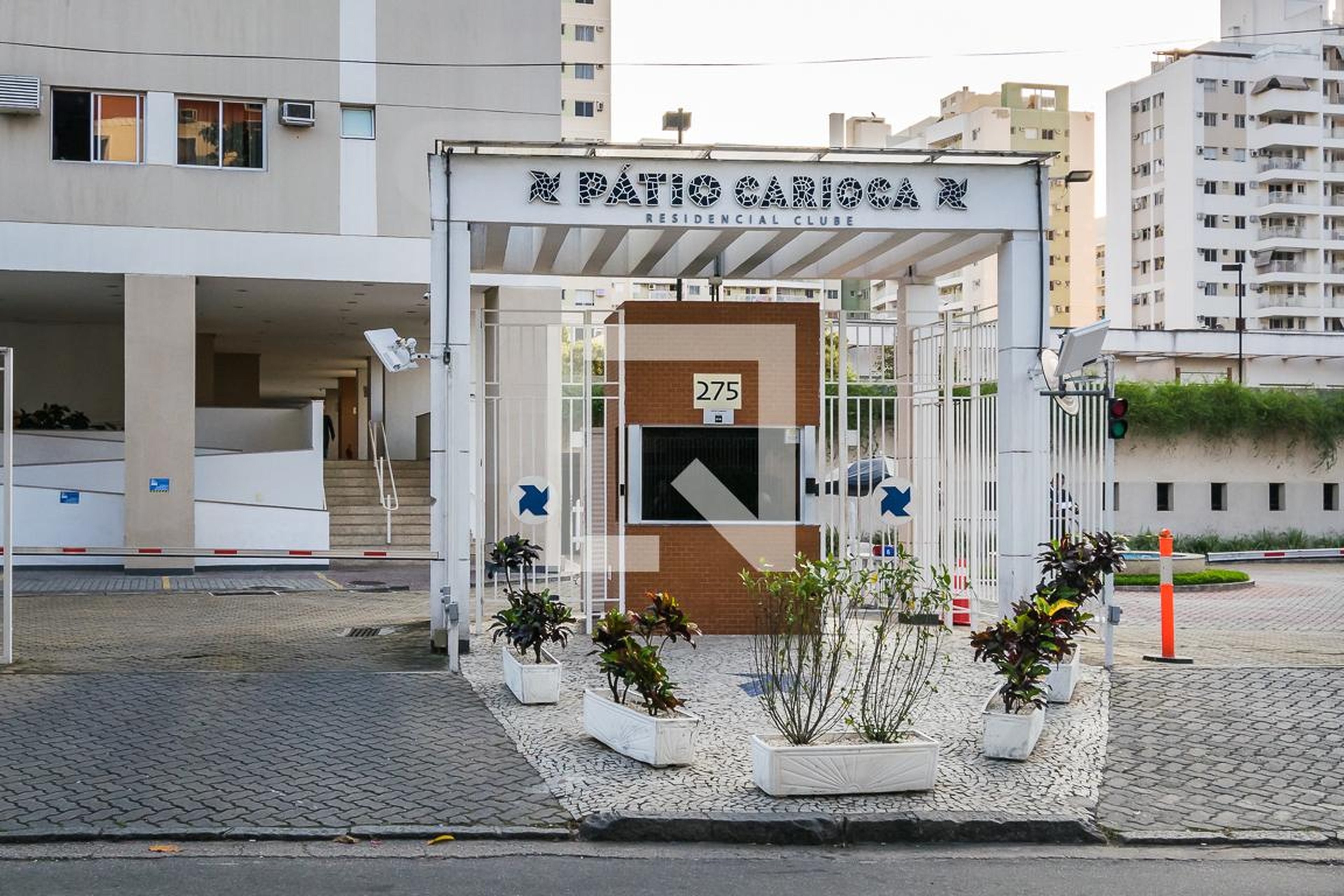 Fachada do Condomínio Condomínio Pátio Carioca