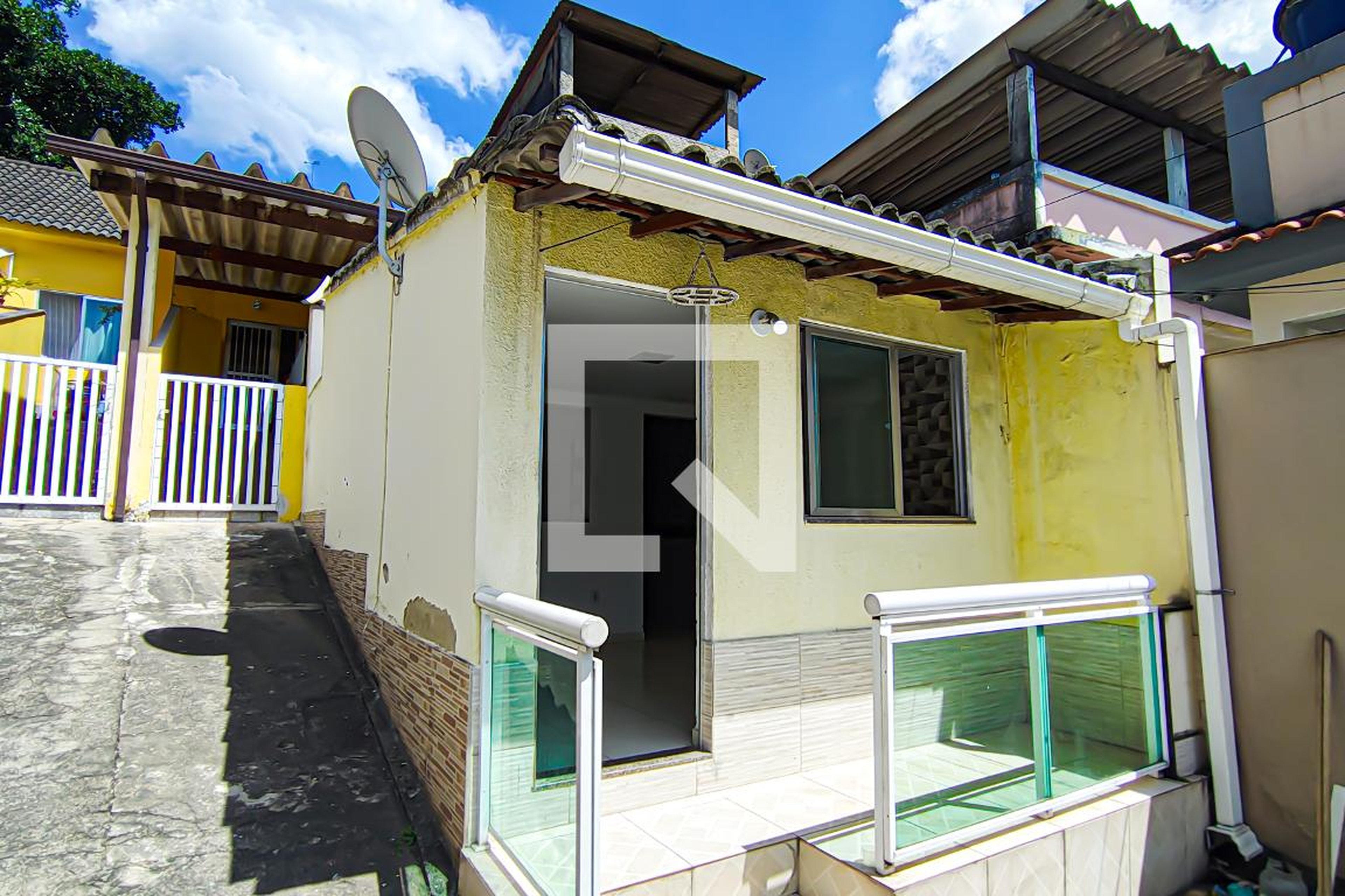 fachada Condomínio em Estrada Rodrigues Caldas, 2560