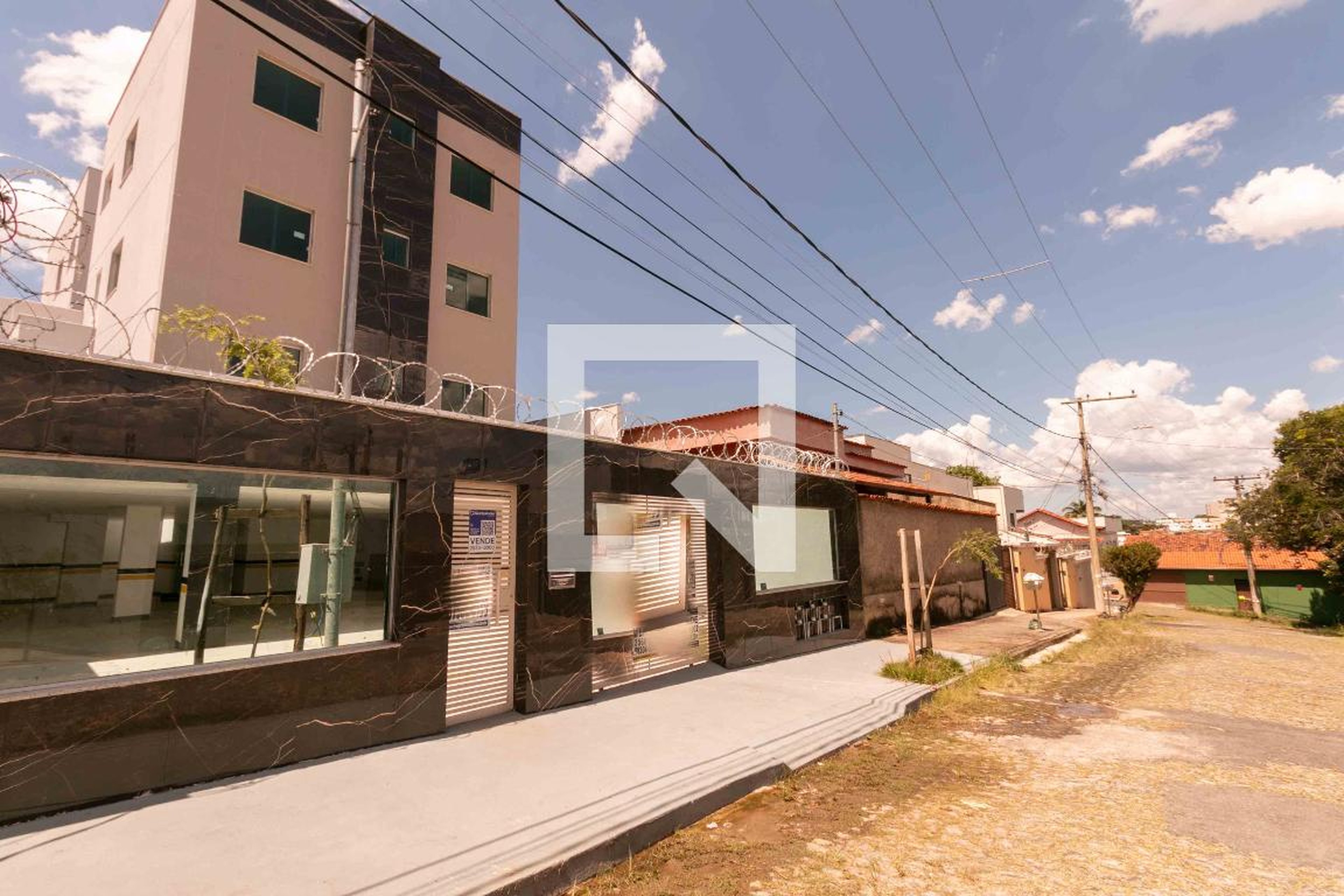 Fachada Condomínio em Rua Lauro de Araújo Silva, 115