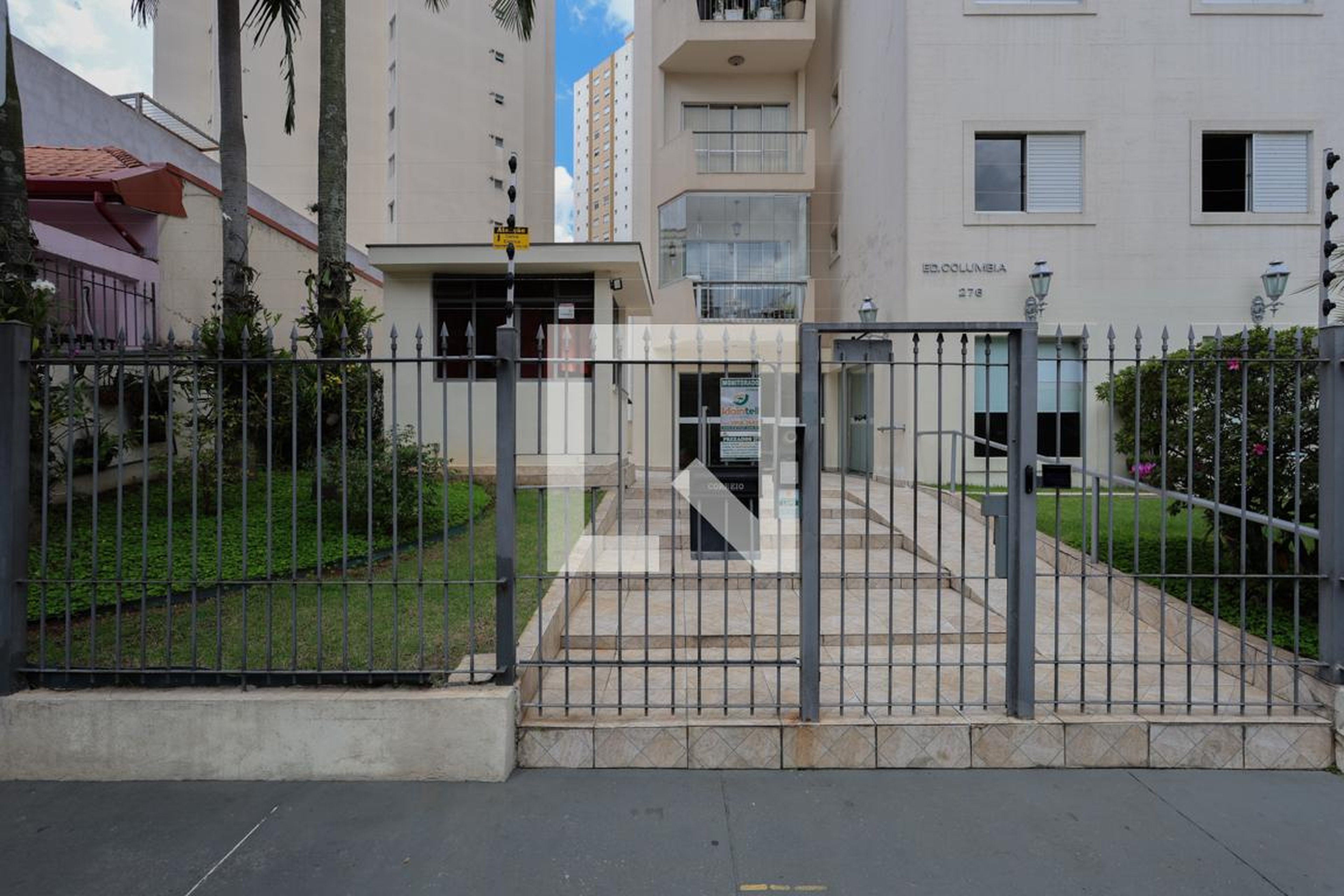 Fachada do condomínio Condomínio Columbia