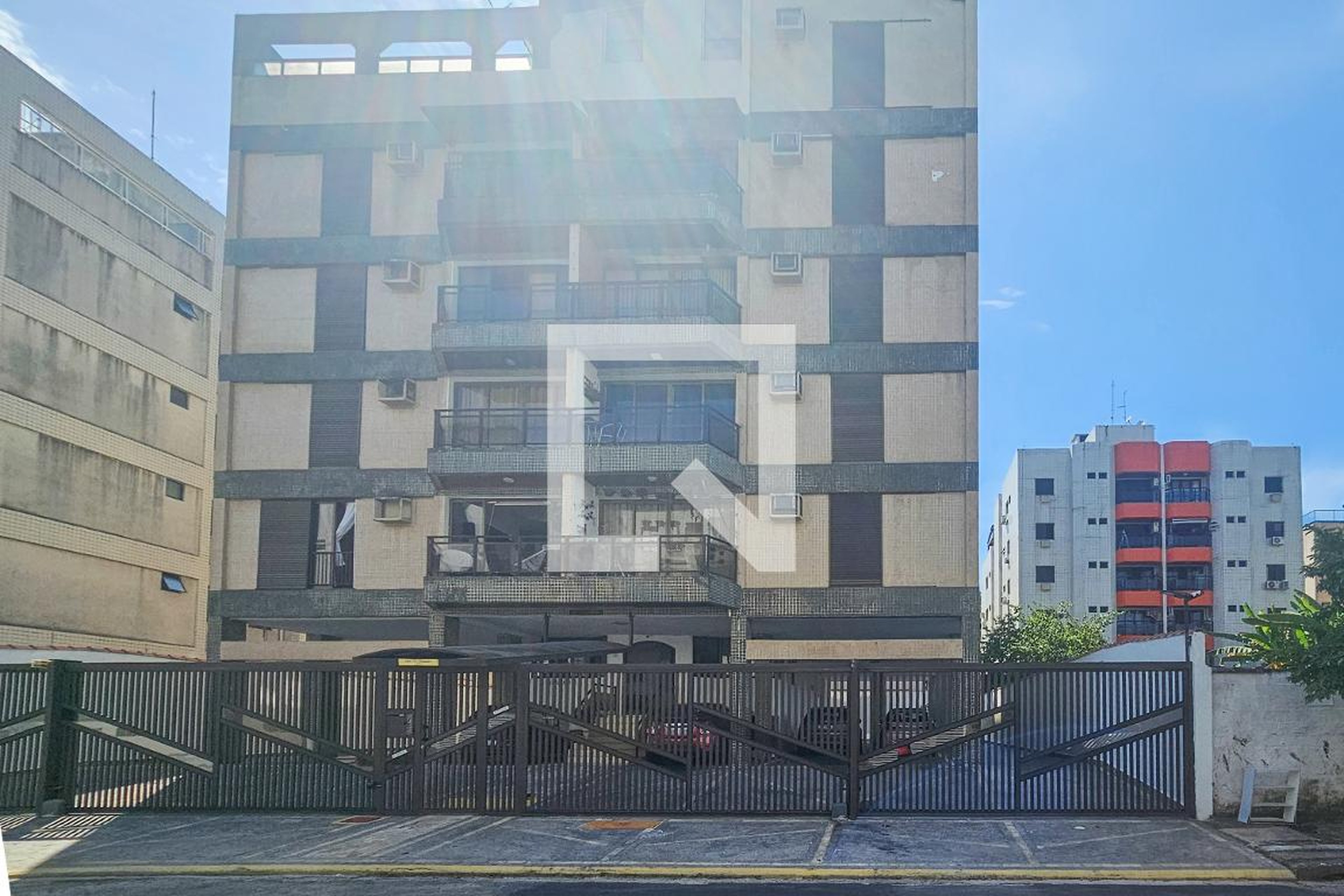 Fachada Condomínio em Rua Antônio Alonso Gonzáles, 697