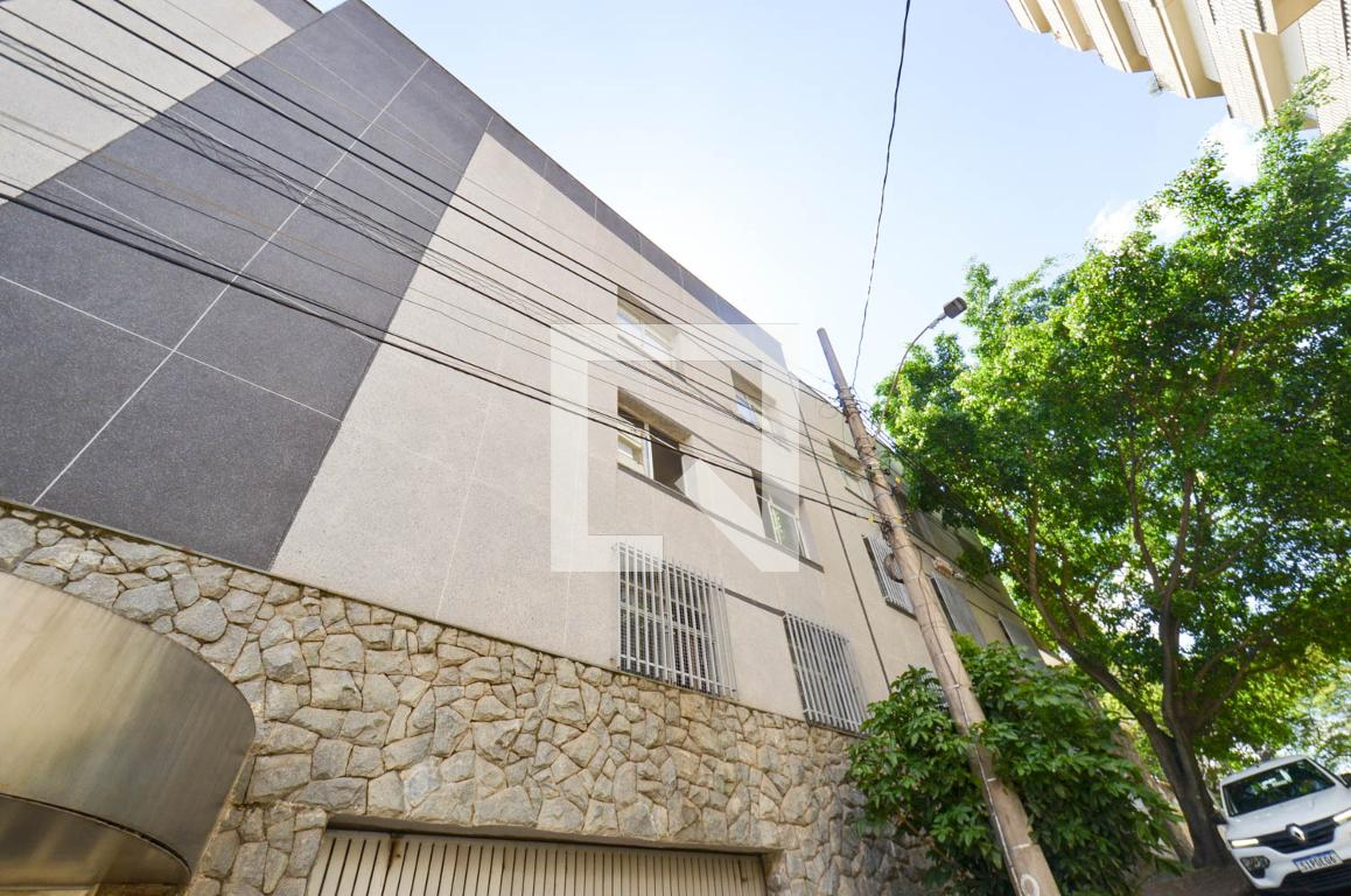 Fachada Condomínio em Rua Visconde de Caravelas, 160