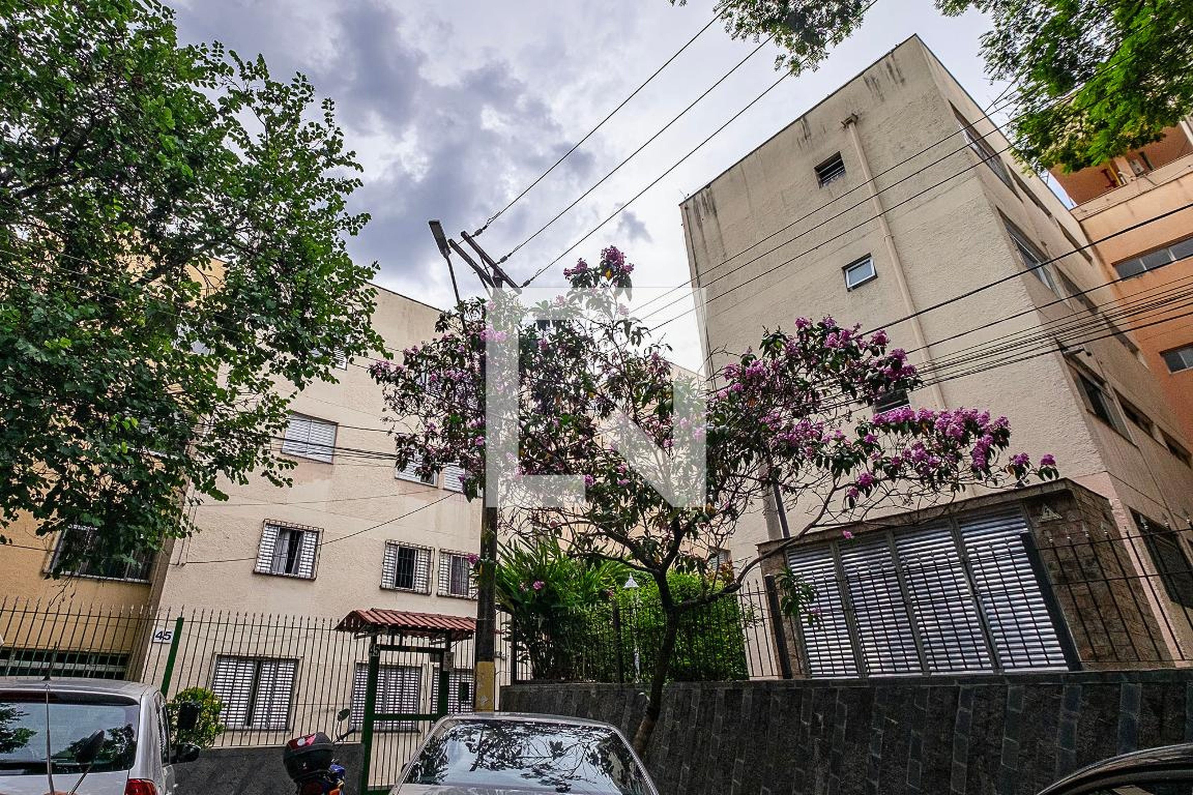 Fachada Condomínio em Rua Vitor Salzo, 45