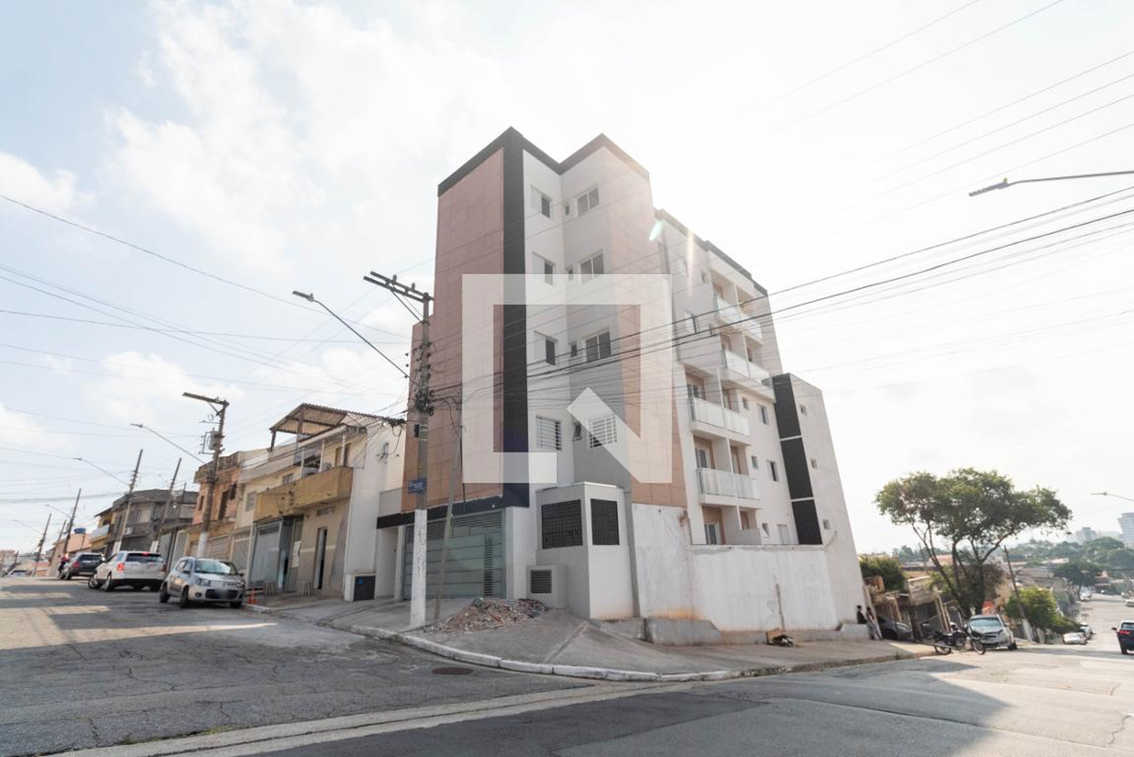 Fachada do Prédio Condomínio em Rua Professor Vasconcelos Sarmento, 195