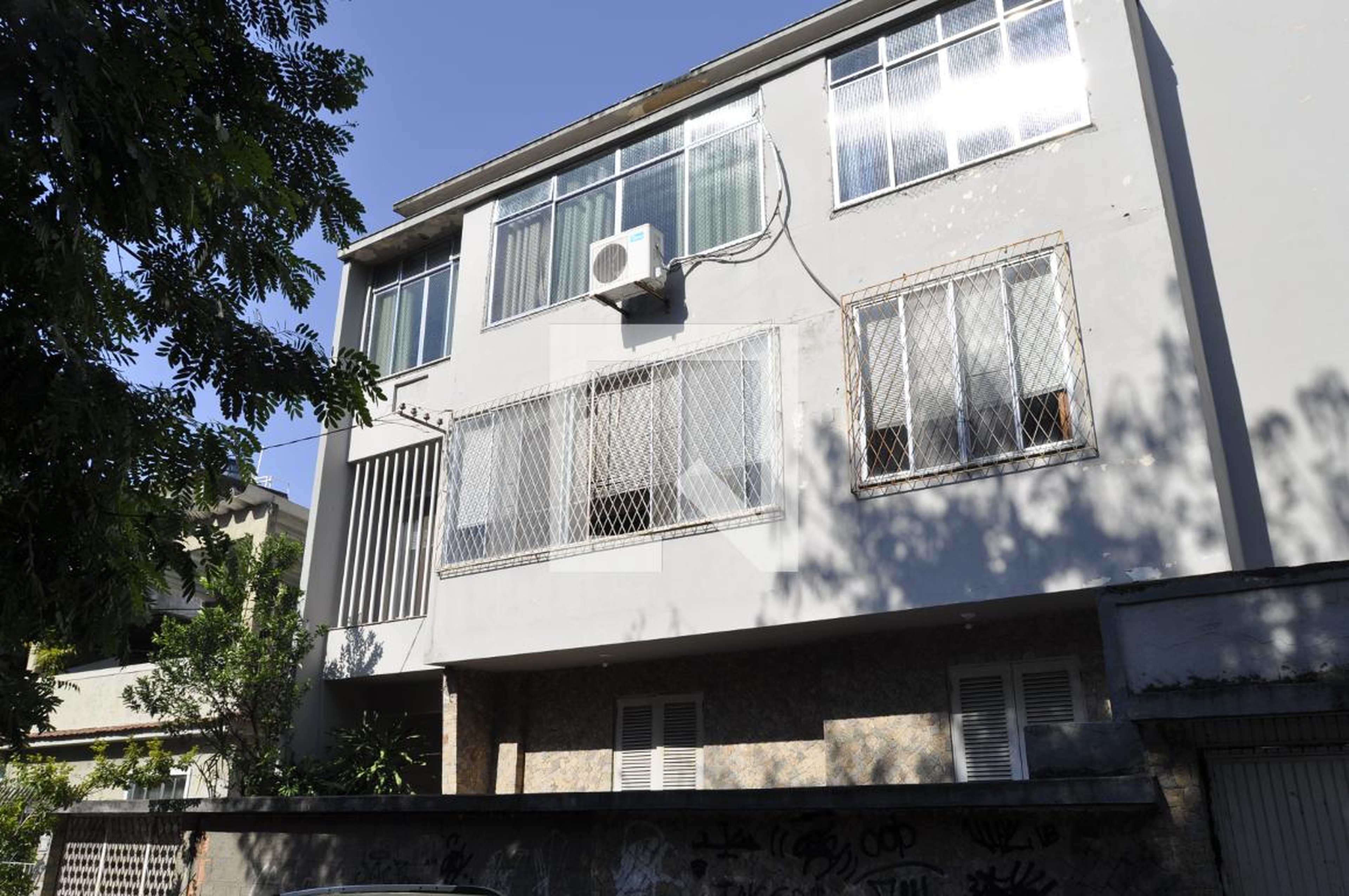 Fachada Condomínio em Rua Manuel Miranda, 199