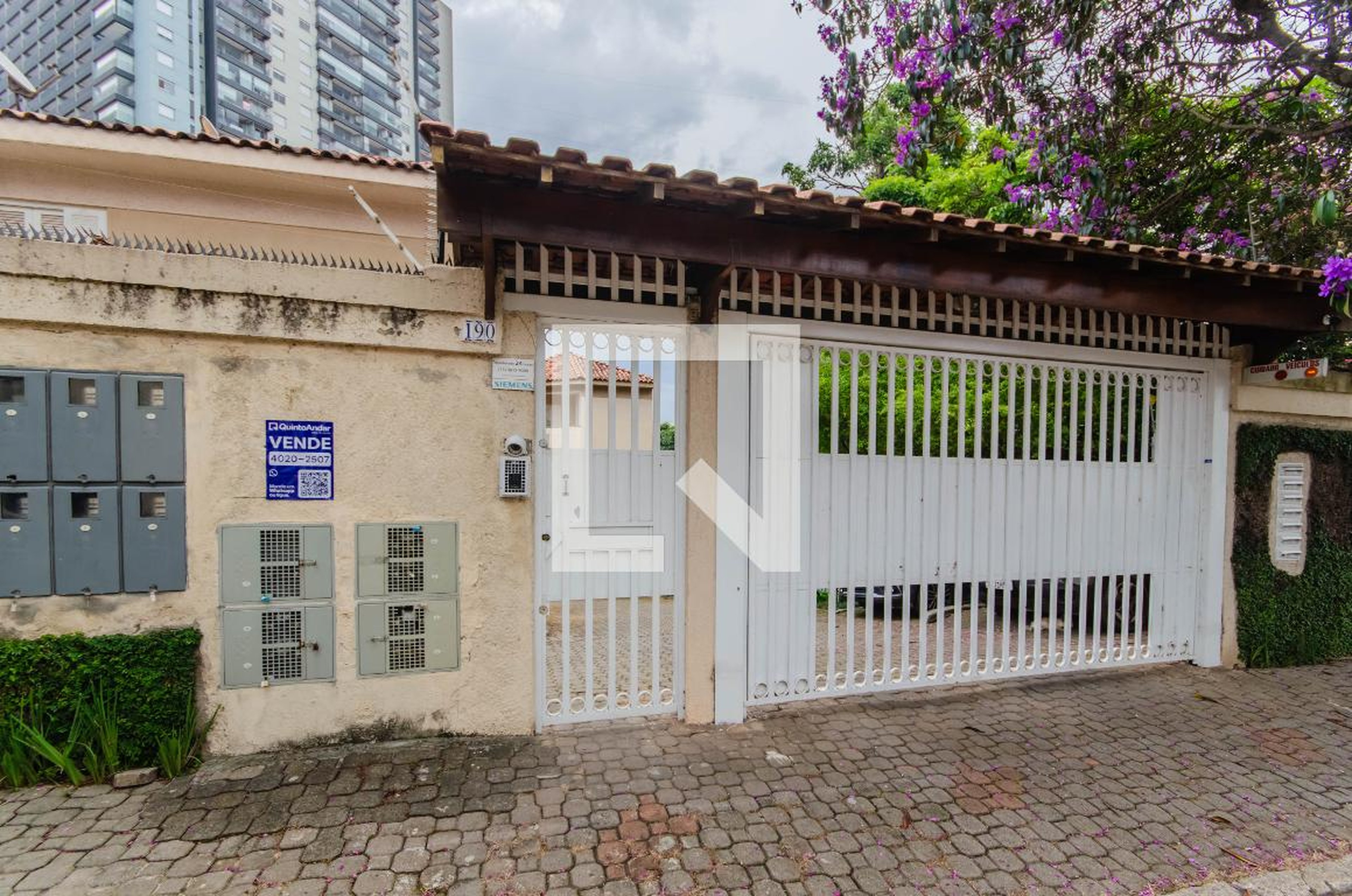 Fachada do Condomínio Condomínio Vila Verde