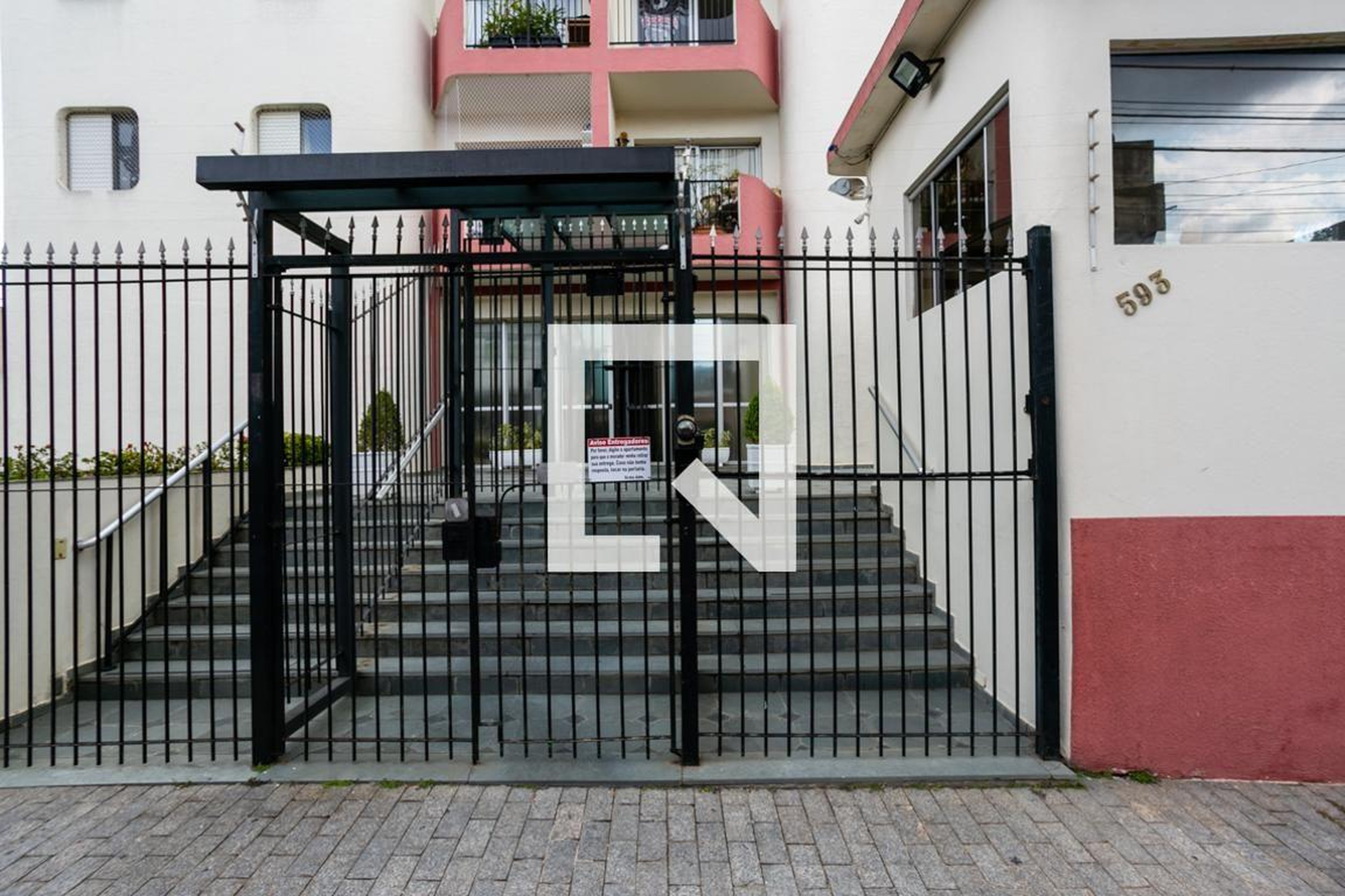 Fachada do Prédio Condomínio em Rua Lavinio Salles Arcuri, 593