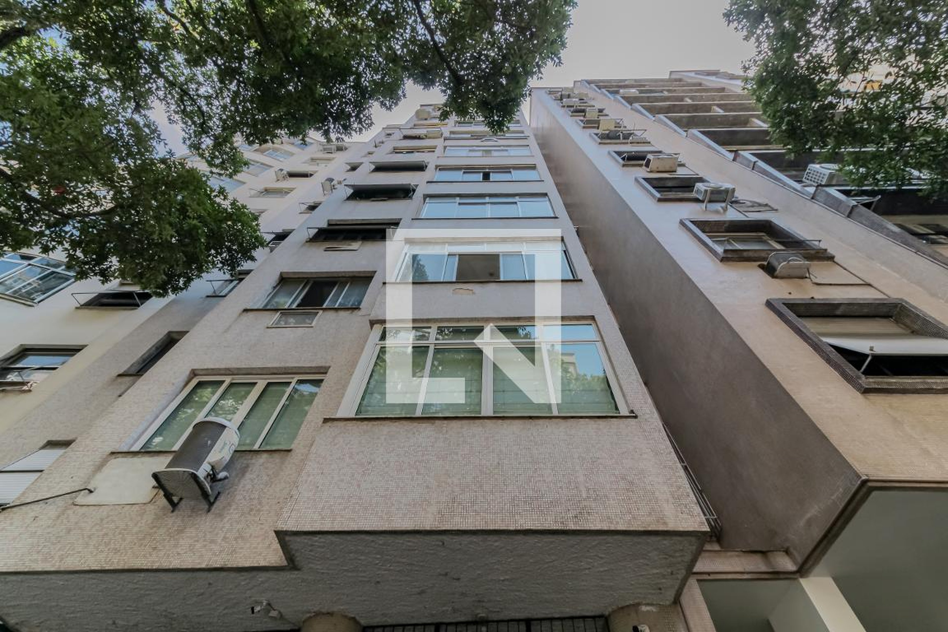 Fachada do Prédio Condomínio Rosaura