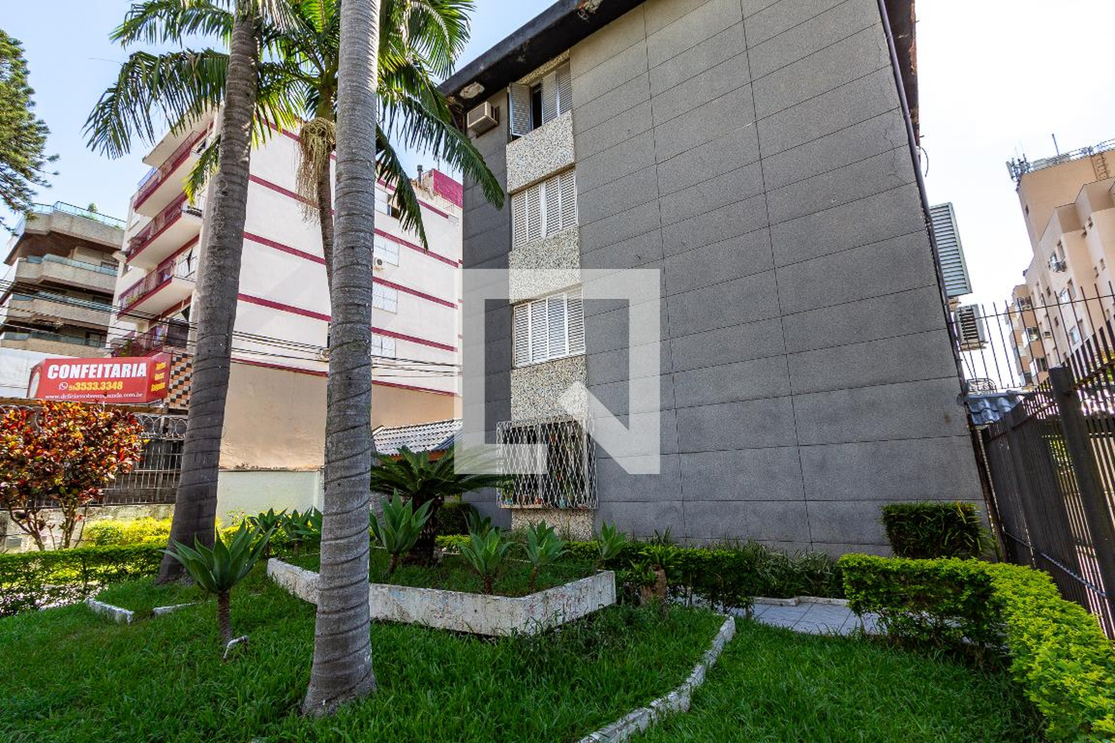 Fachada Condomínio em Rua Silveiro, 379