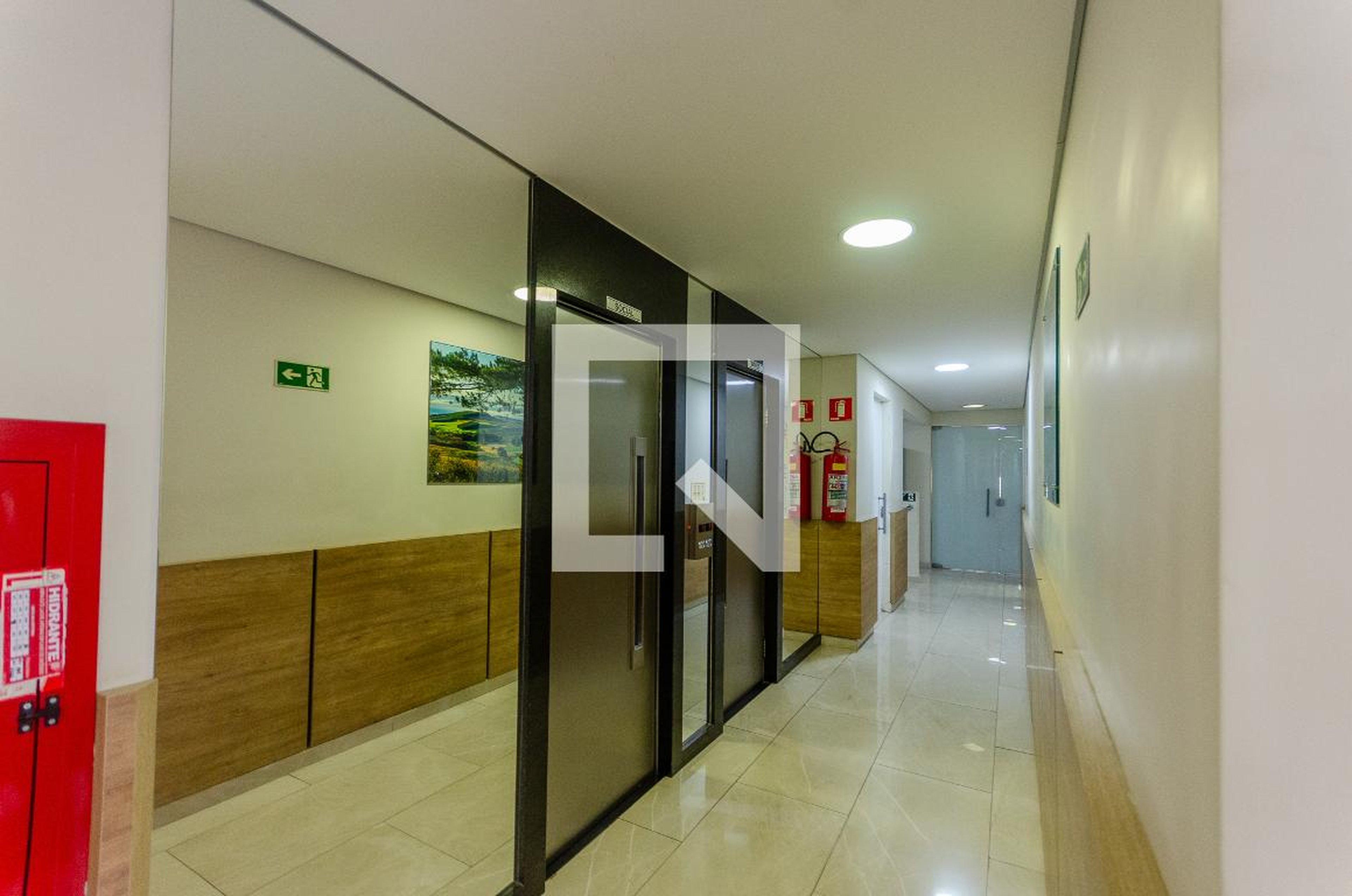 Elevador - Imóveis Ronaldo Nogueira  Portal dos Bandeirantes