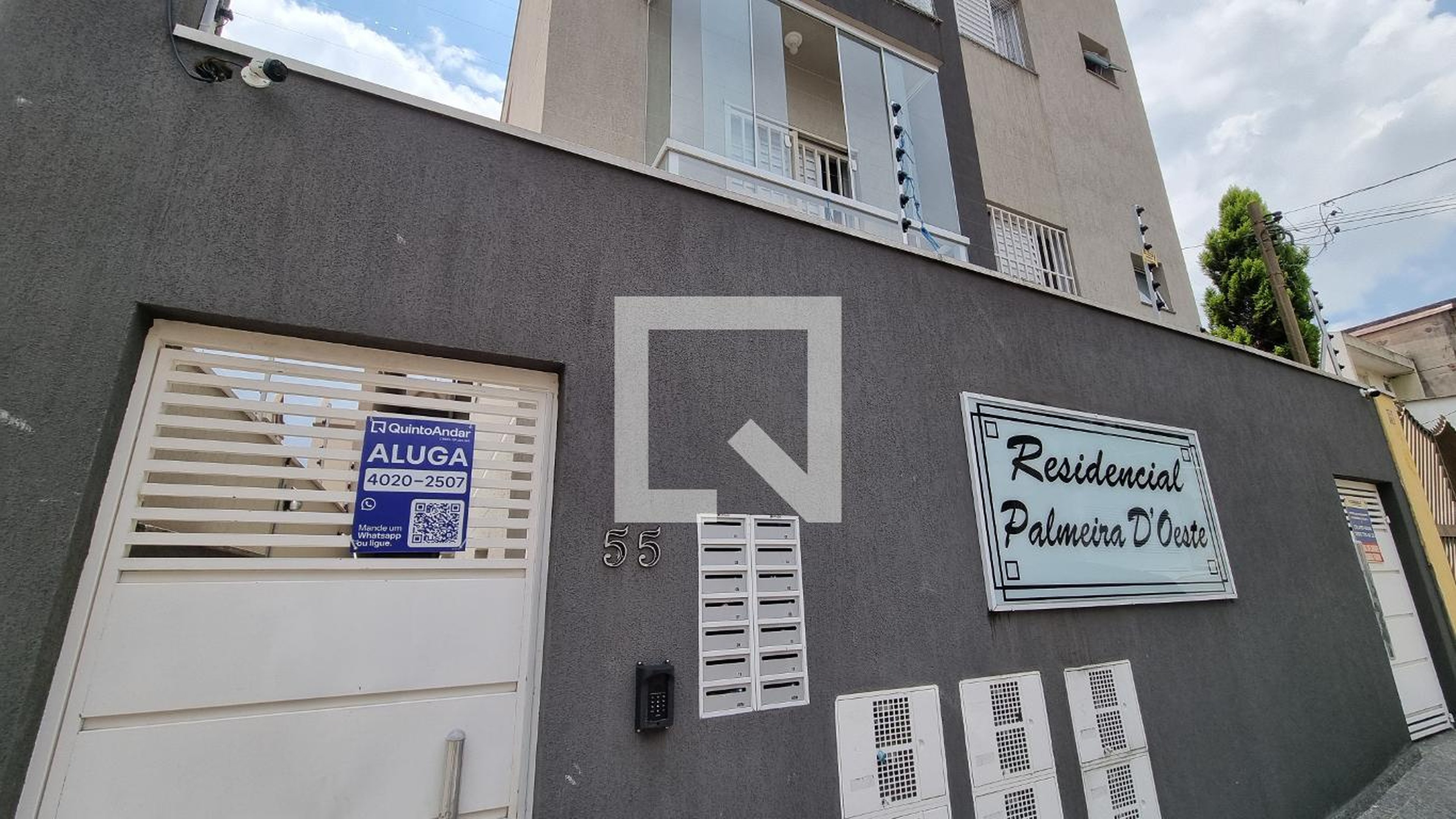 Fachada Condomínio em Rua Palmeira D'Oeste, 55