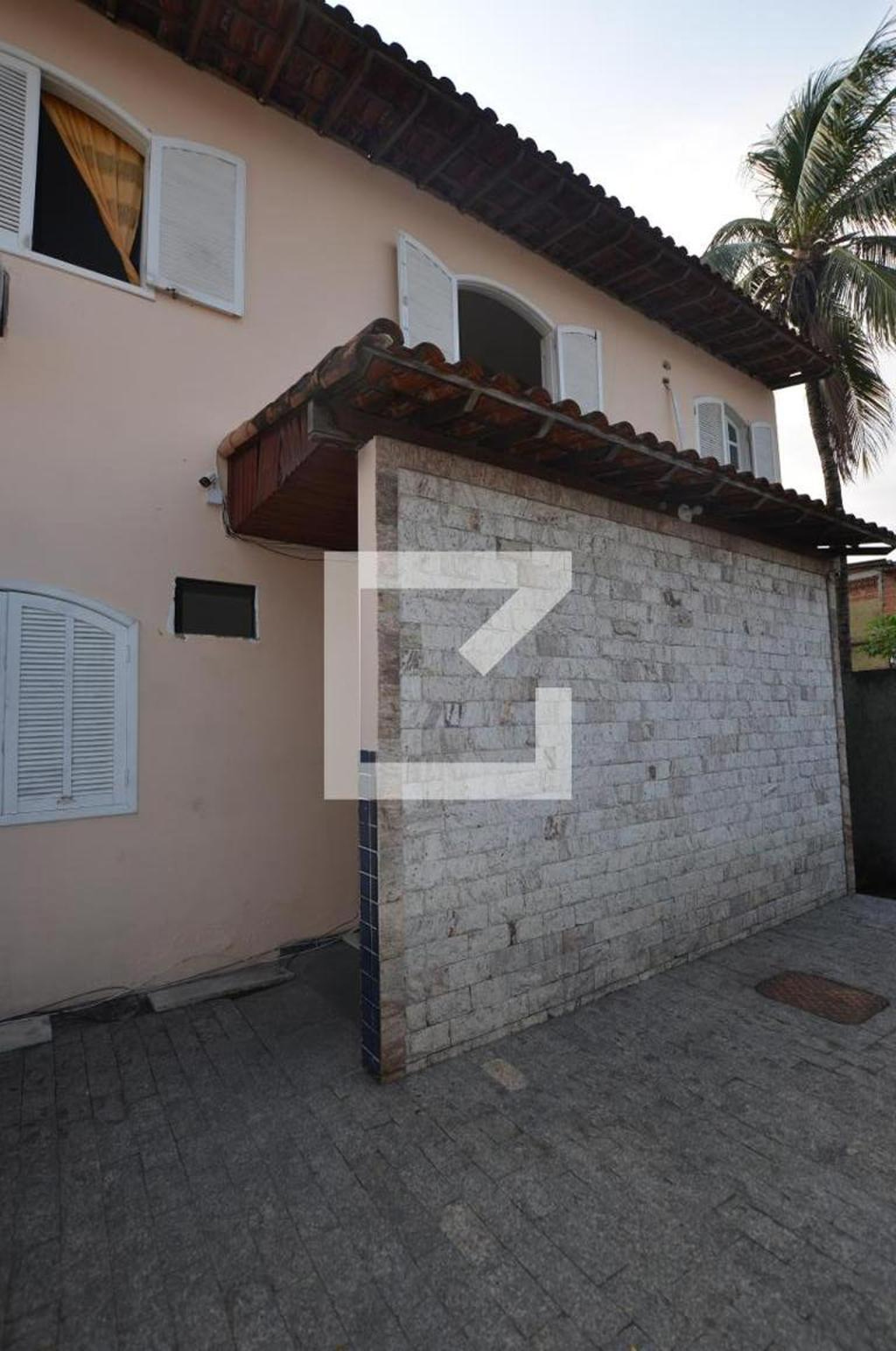 Fachada Condomínio em Rua Mogurari, 305