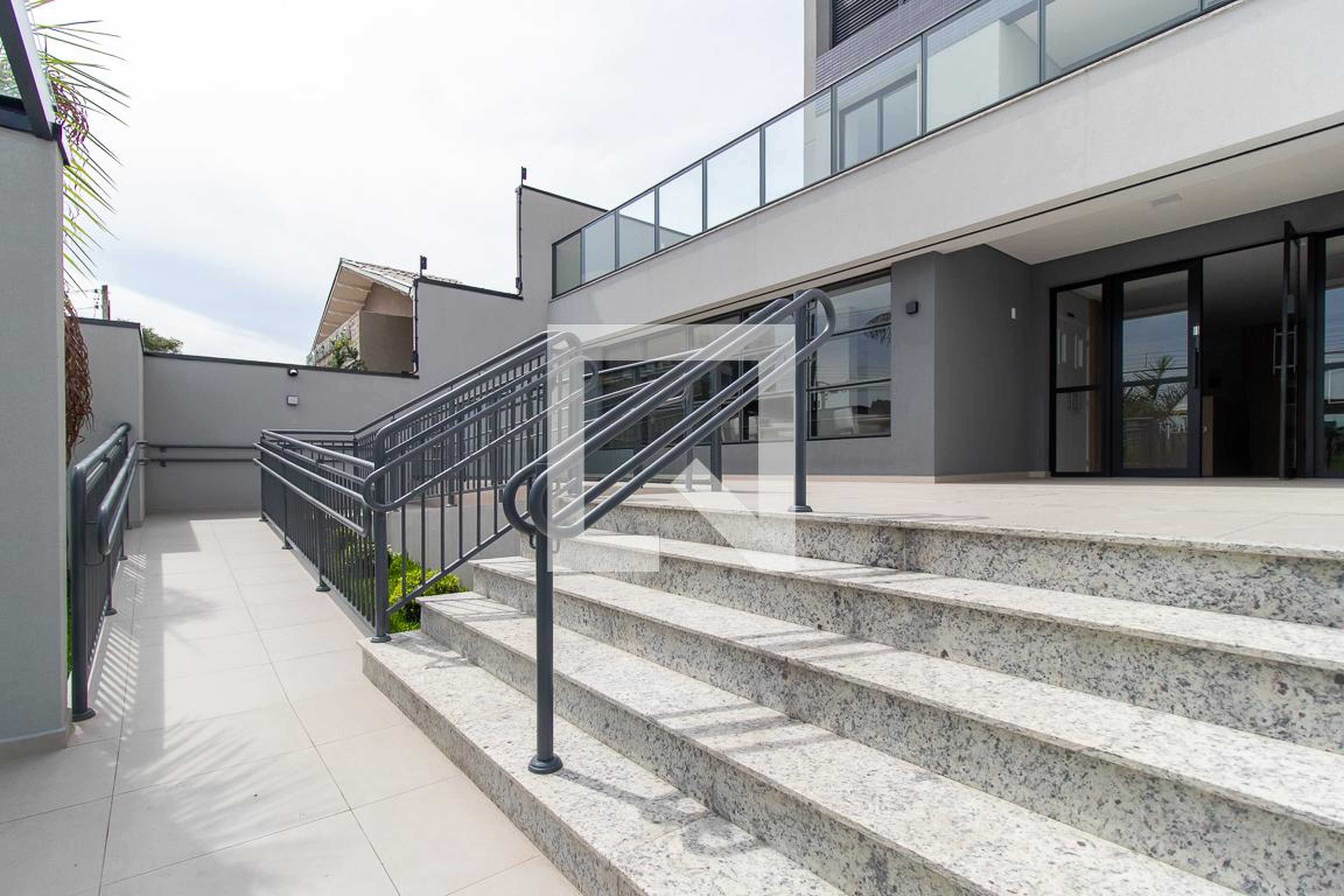 Entrada Condomínio em Rua Doutor Waldemiro Pereira, 257