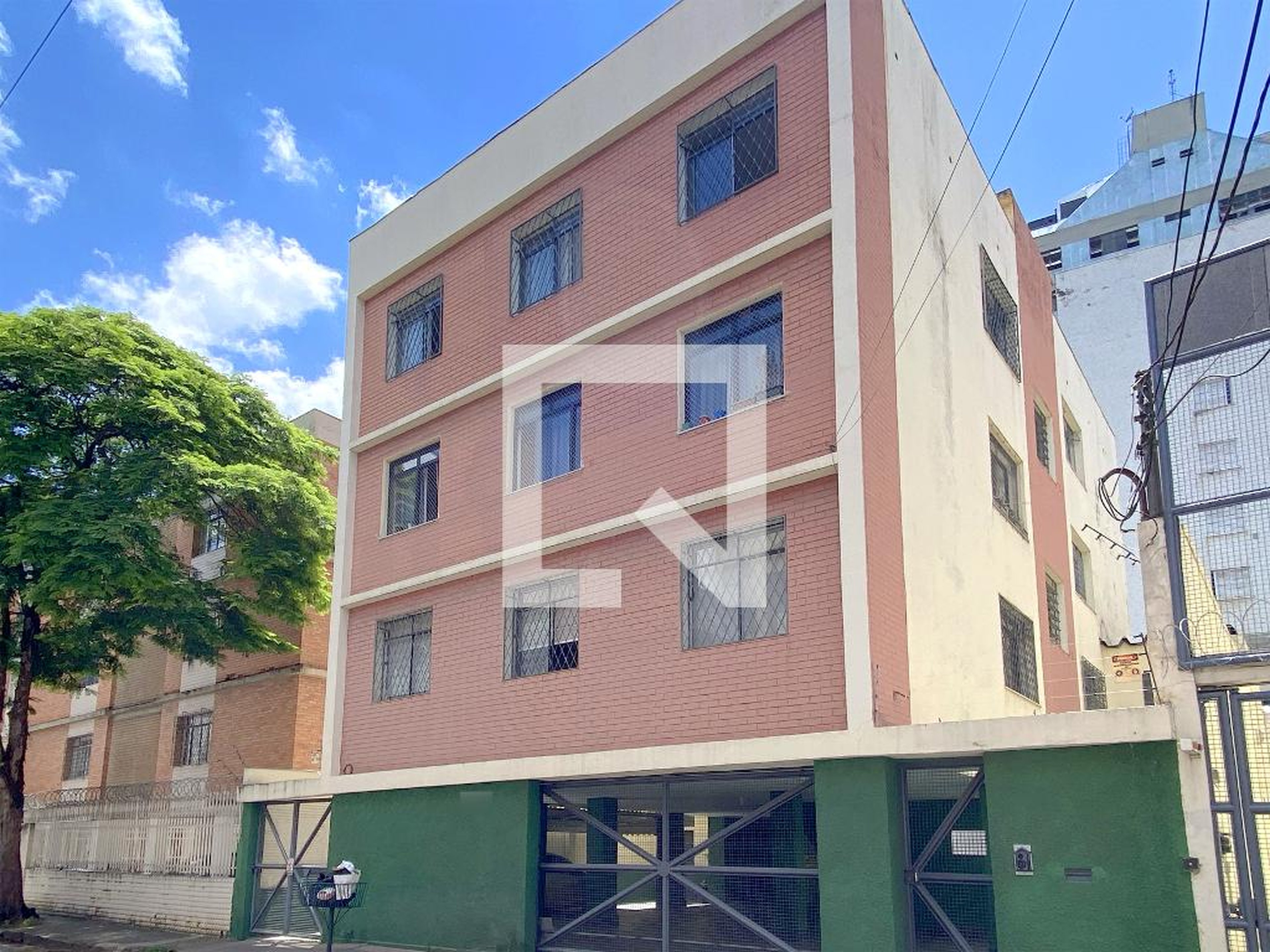 Fachada Condomínio em Rua Cabo Verde, 107