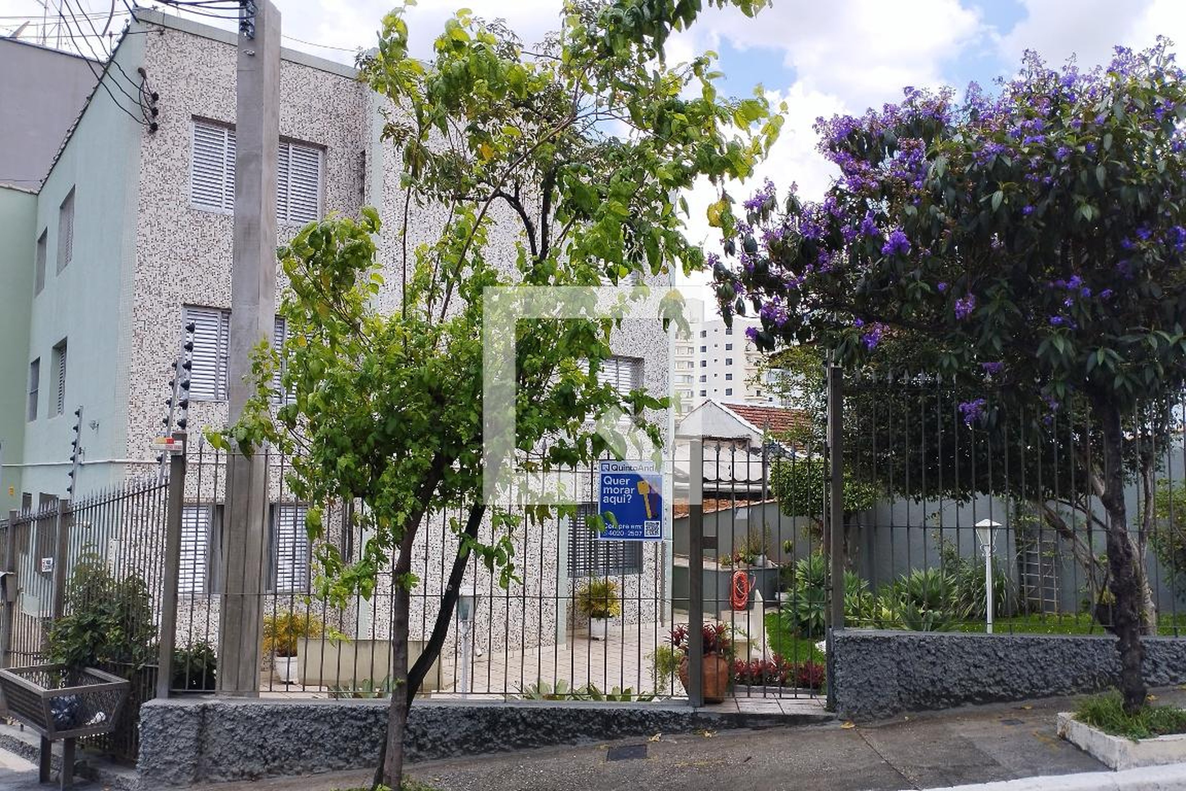 Fachada Condomínio em Avenida Água Fria, 386