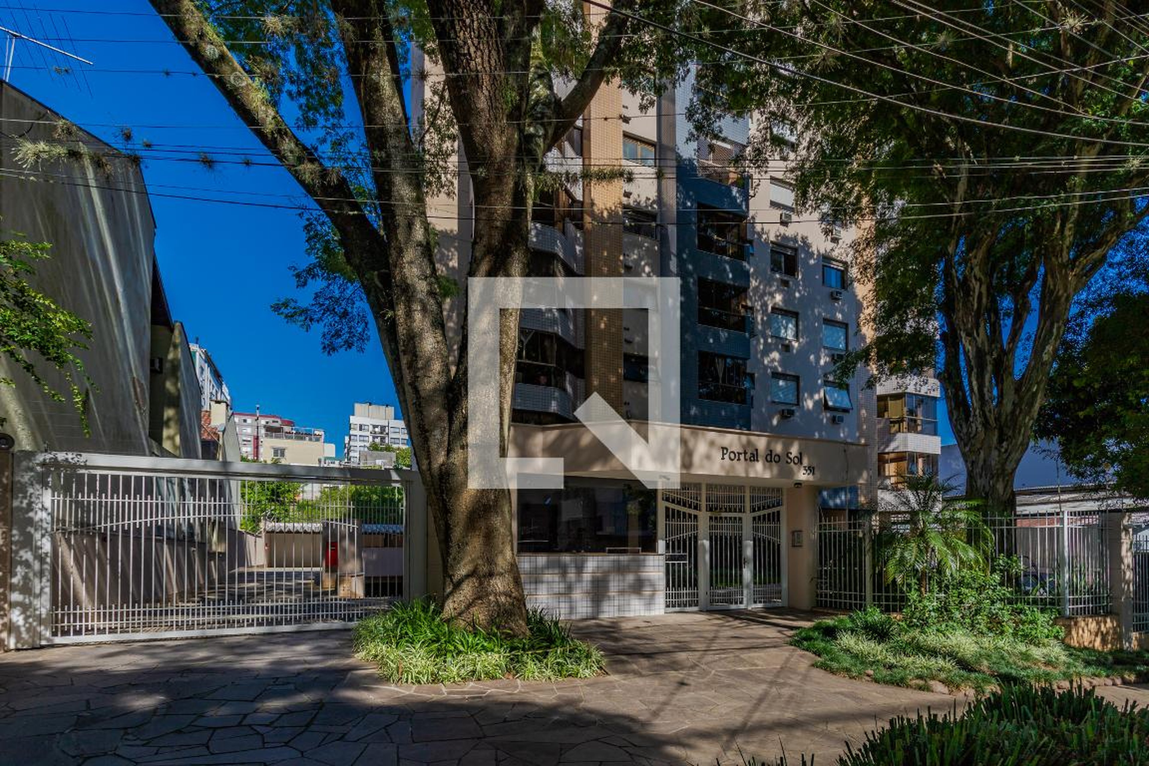 Fachada Condomínio em Rua Doutor Freire Alemão, 351