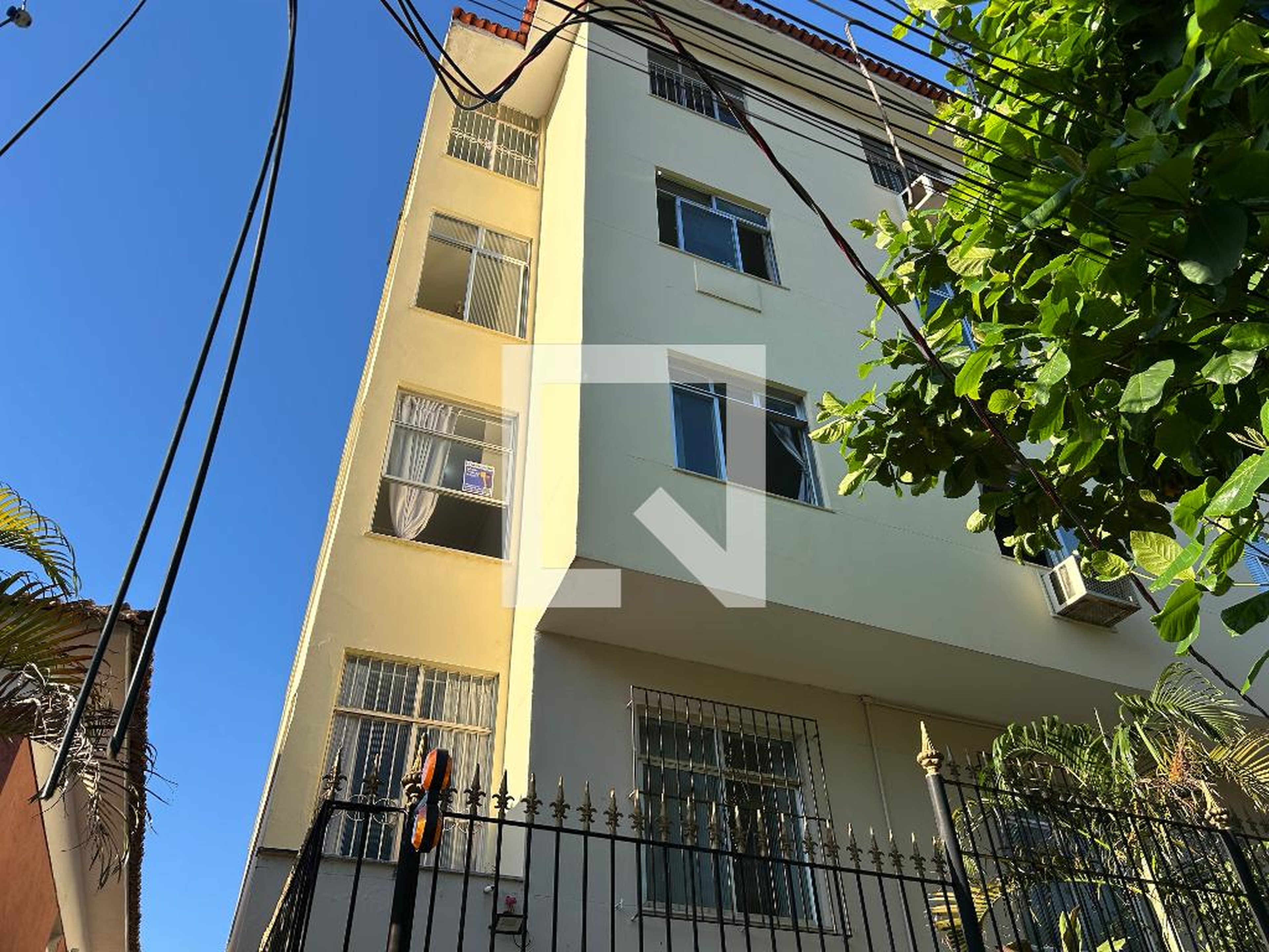 Fachada Condomínio em Rua Ernestina, 12