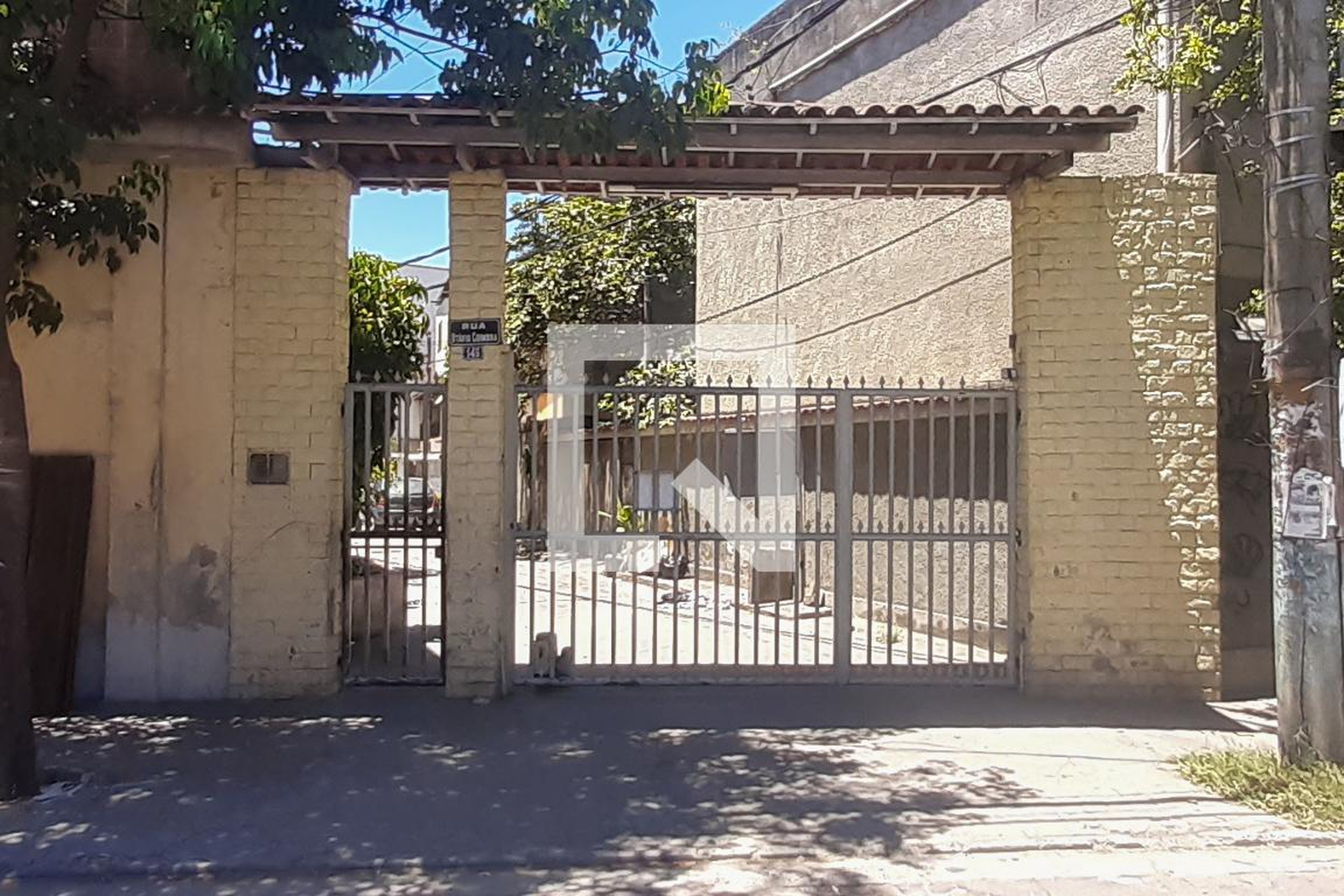 Fachada Condomínio Village Bandeirantes