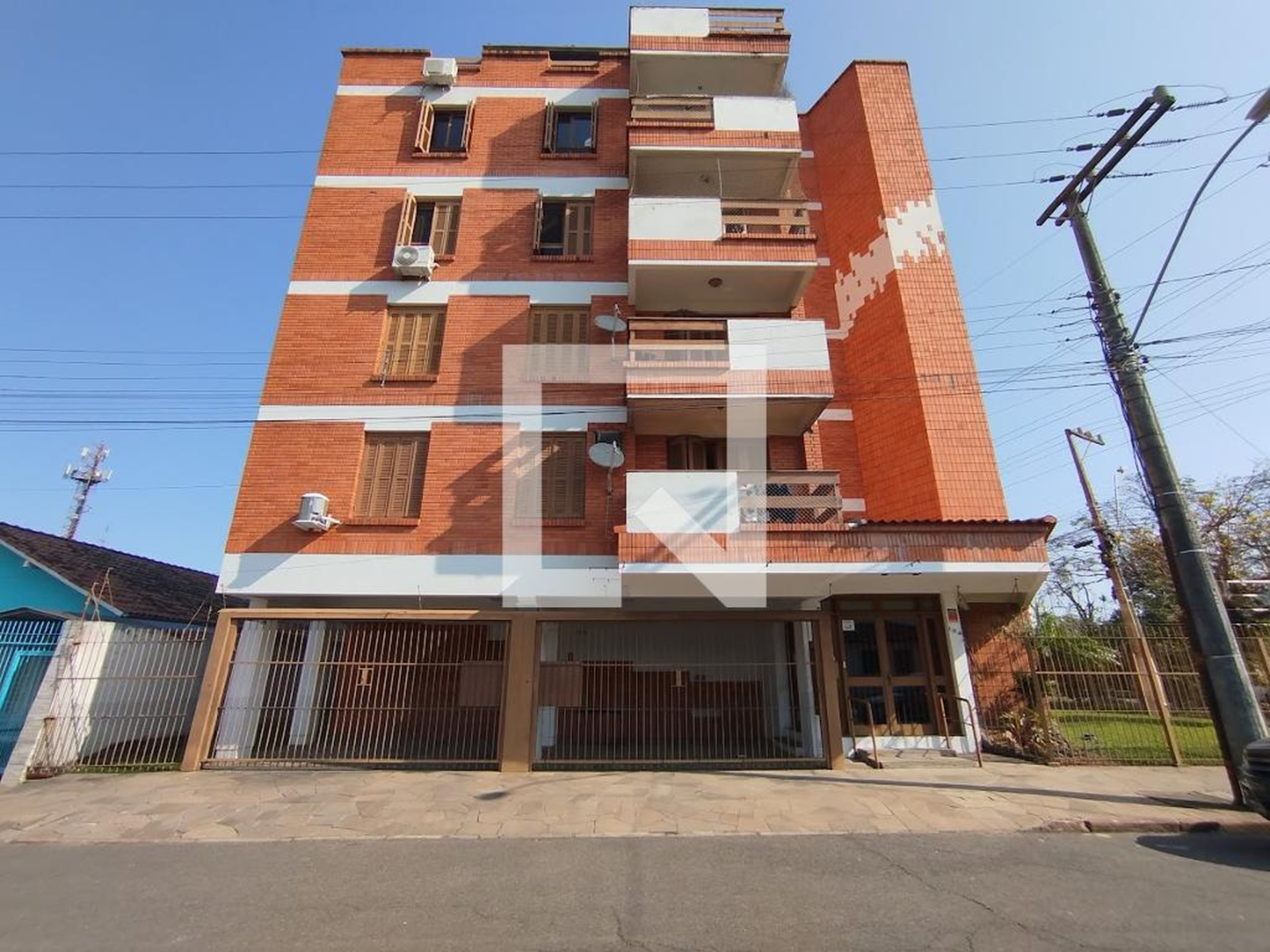 Fachada Condomínio em Rua Nove de Maio, 104