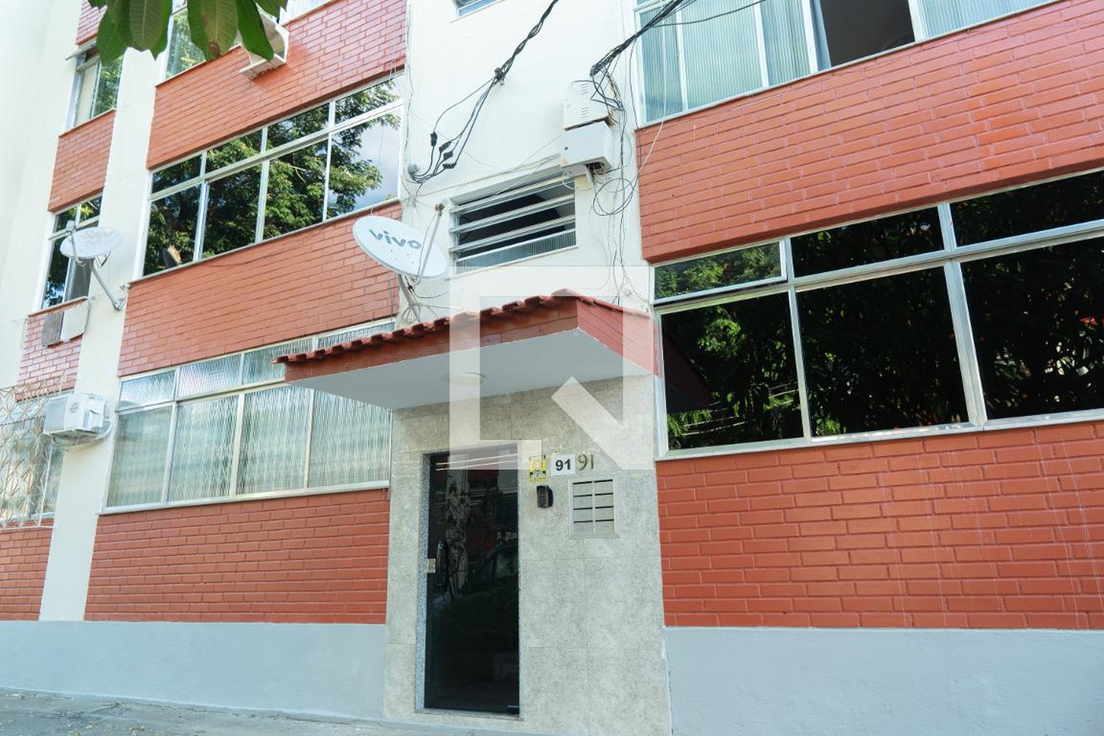 Fachada Condomínio em Rua São Bruno, 91