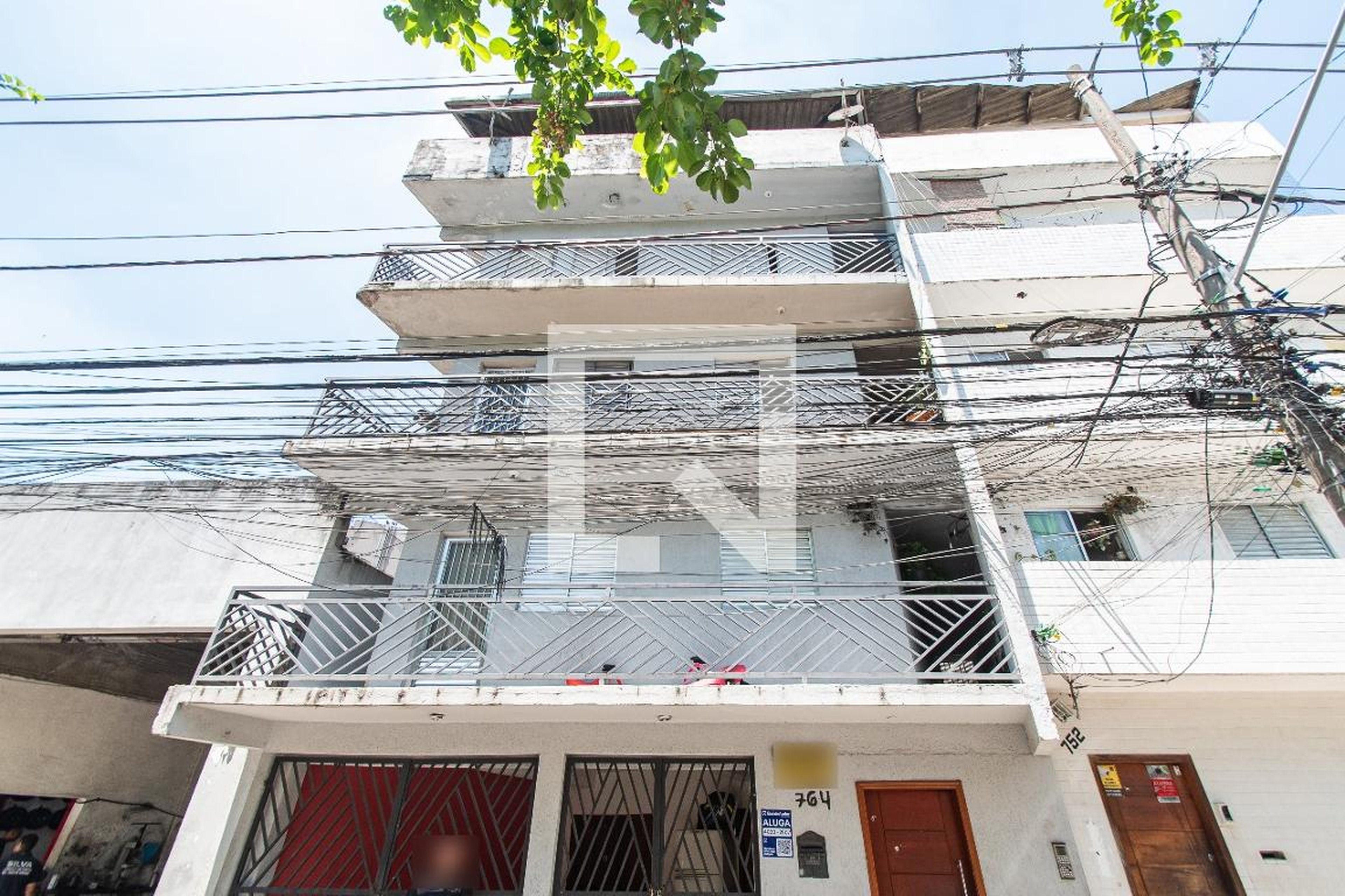 Fachada do Prédio Condomínio em Rua Barão de Iguape, 764