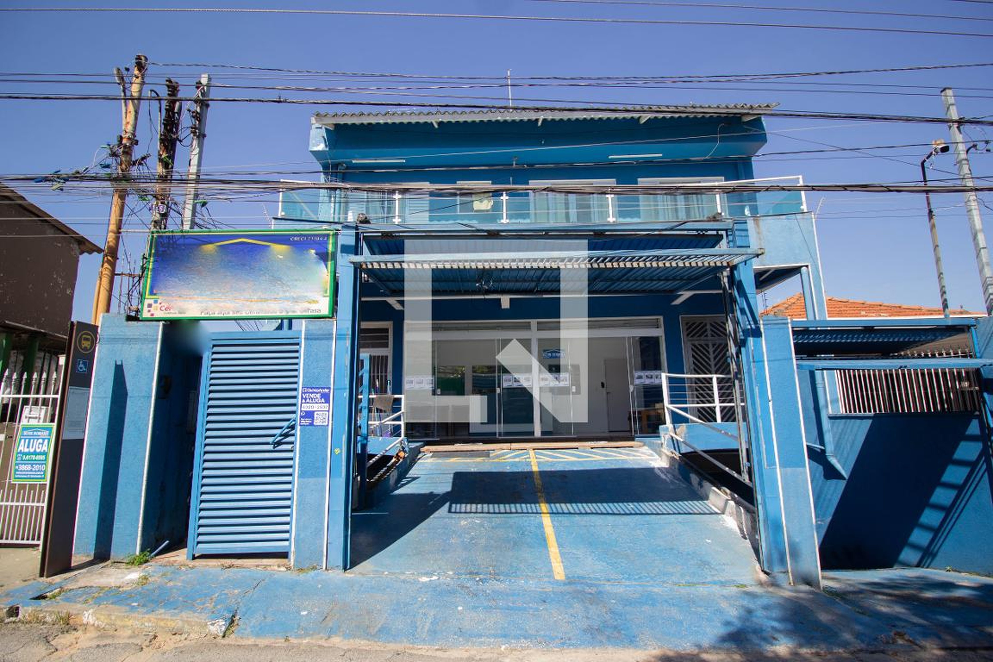 Fachada Condomínio em Rua Físico Lawrence, 136