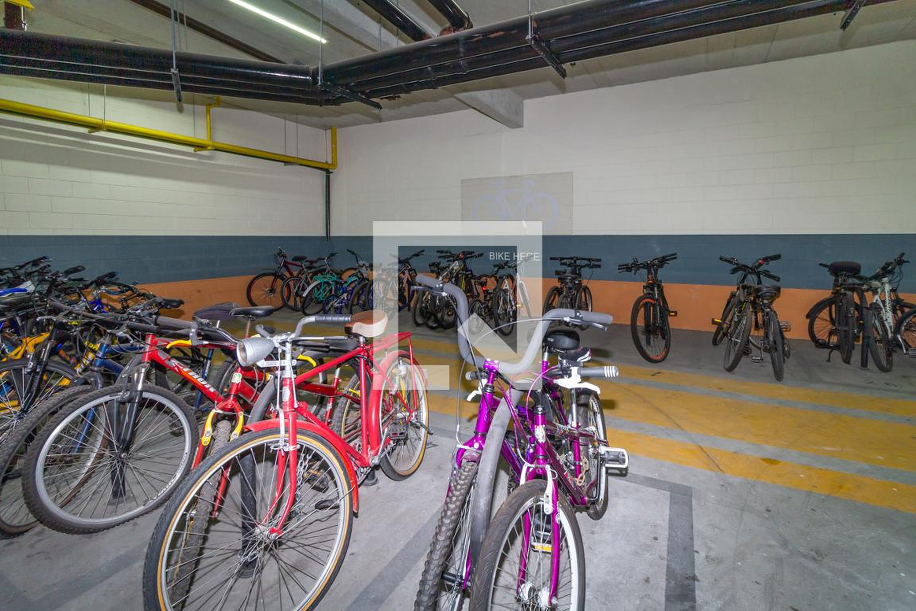 Bicicletário - Dez Anhaia Mello
