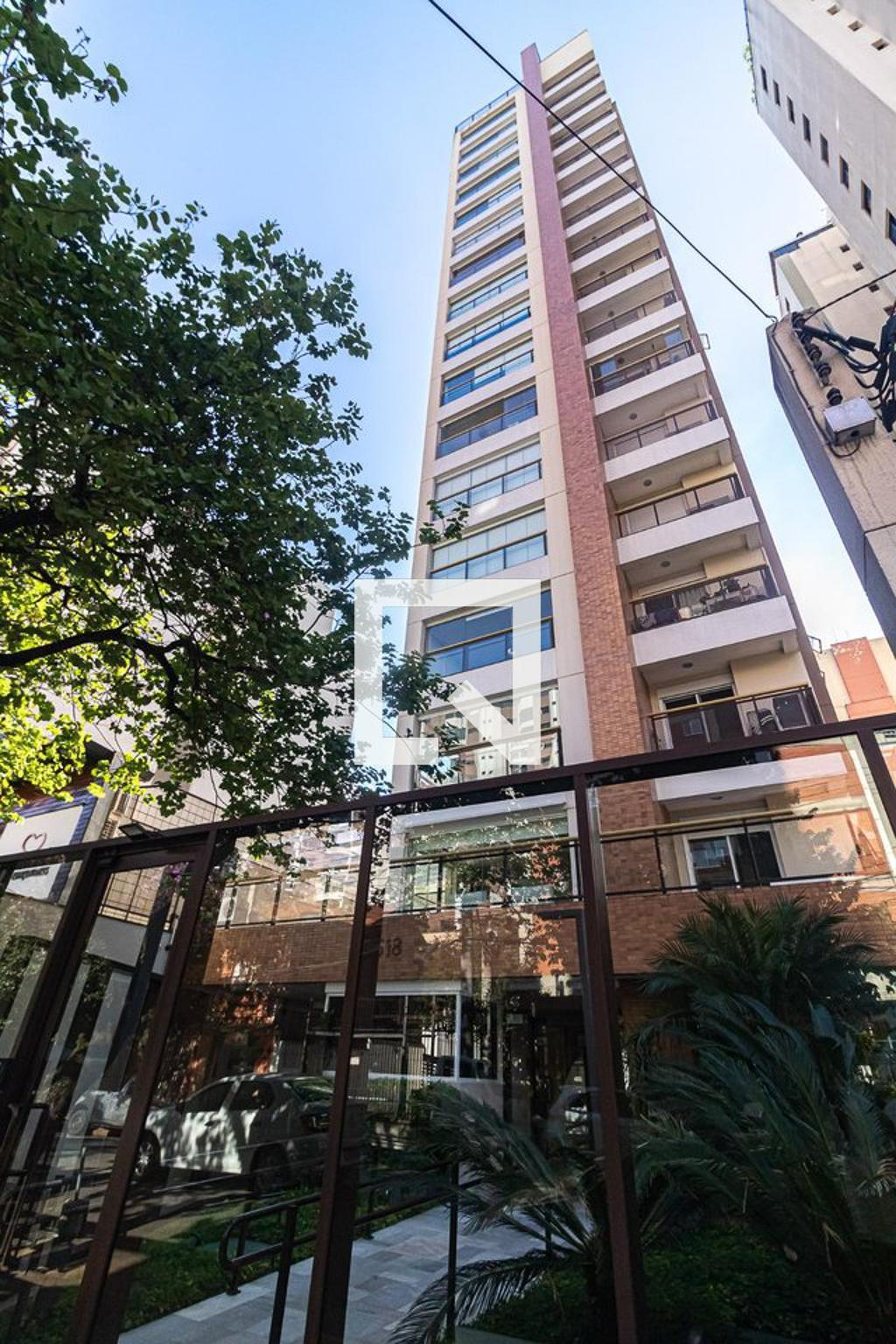 Fachada Condomínio Aimbere House