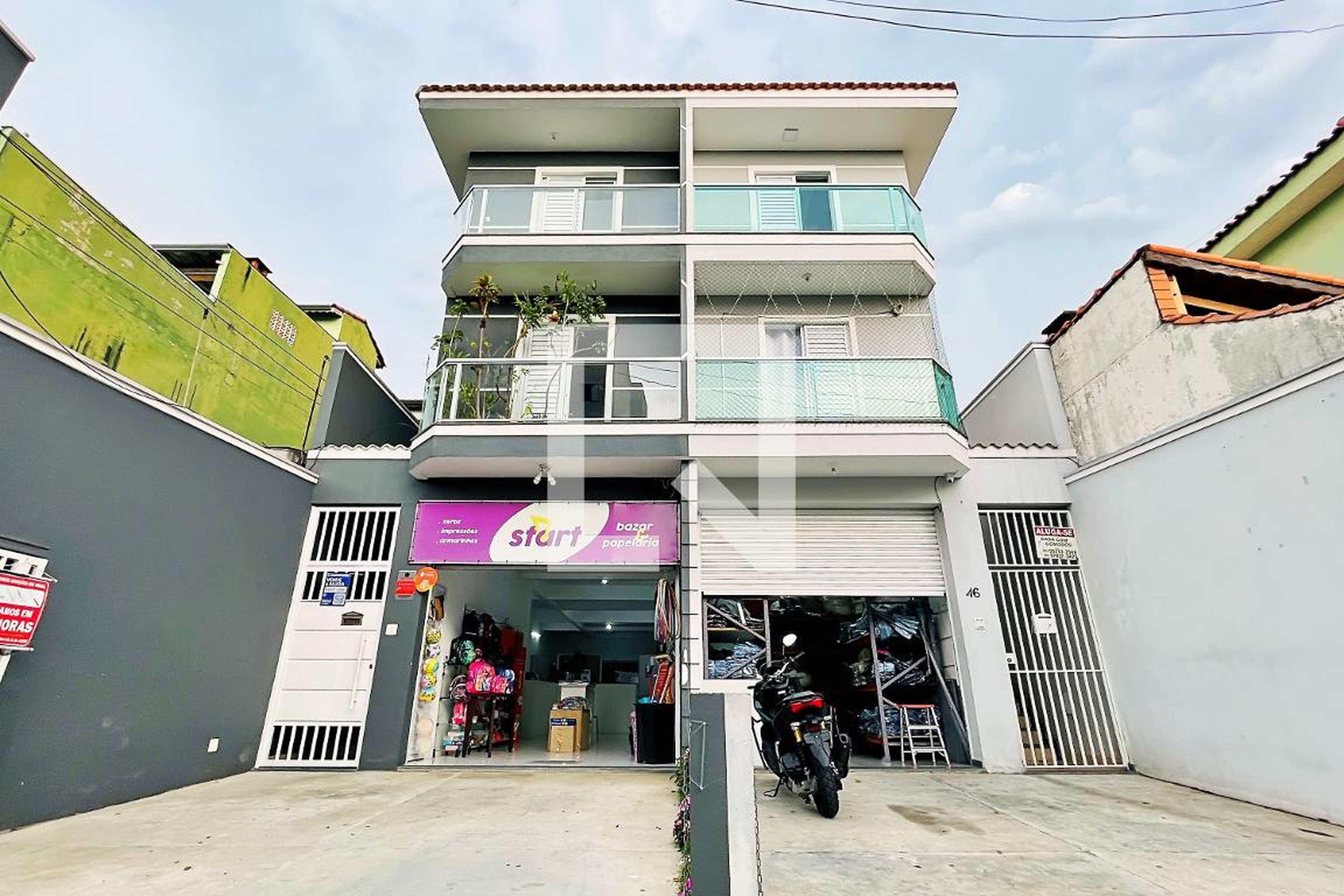 Fachada Condomínio em Rua Paulo Castaldelli, 48