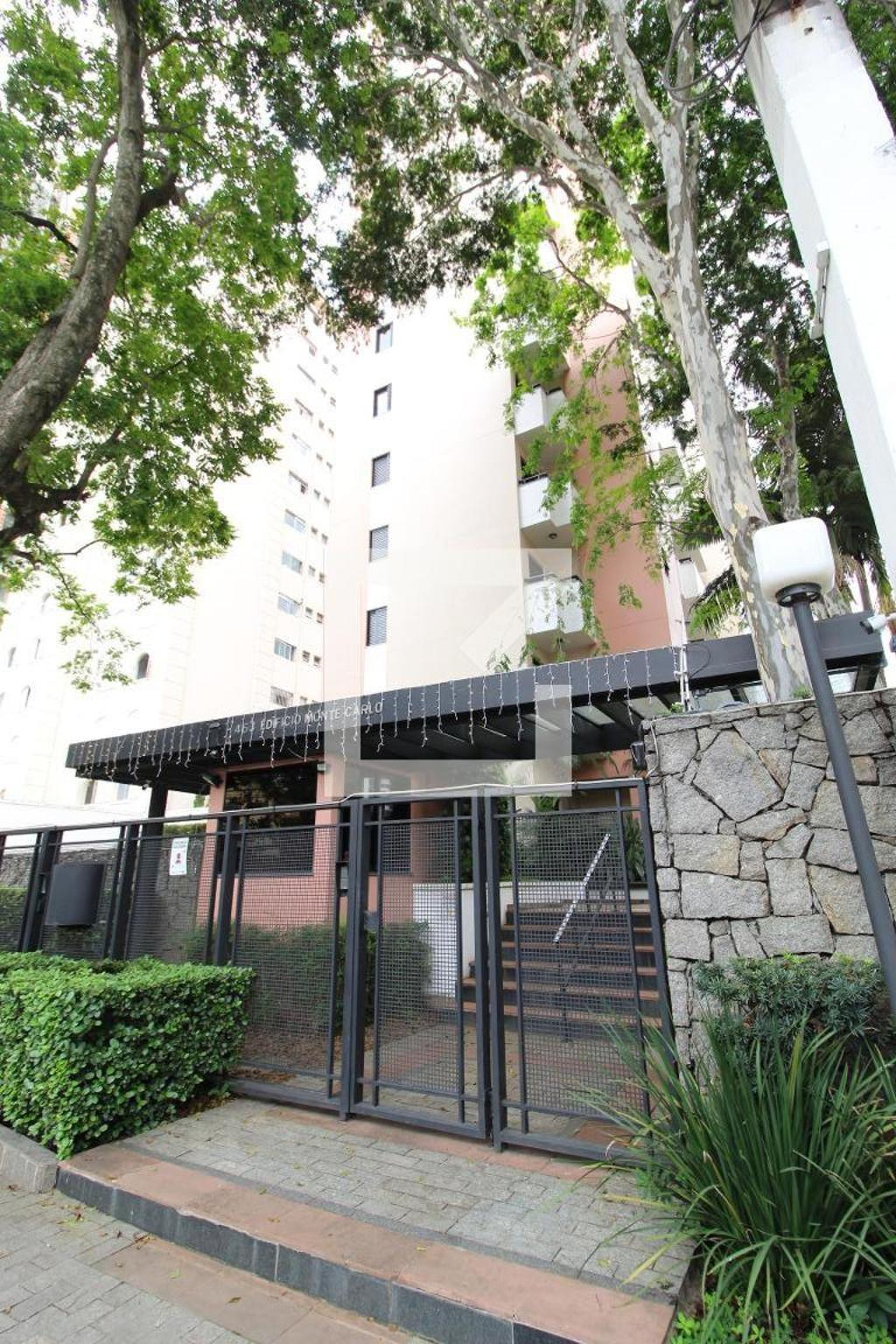 Fachada do Prédio Condomínio Monte Carlo