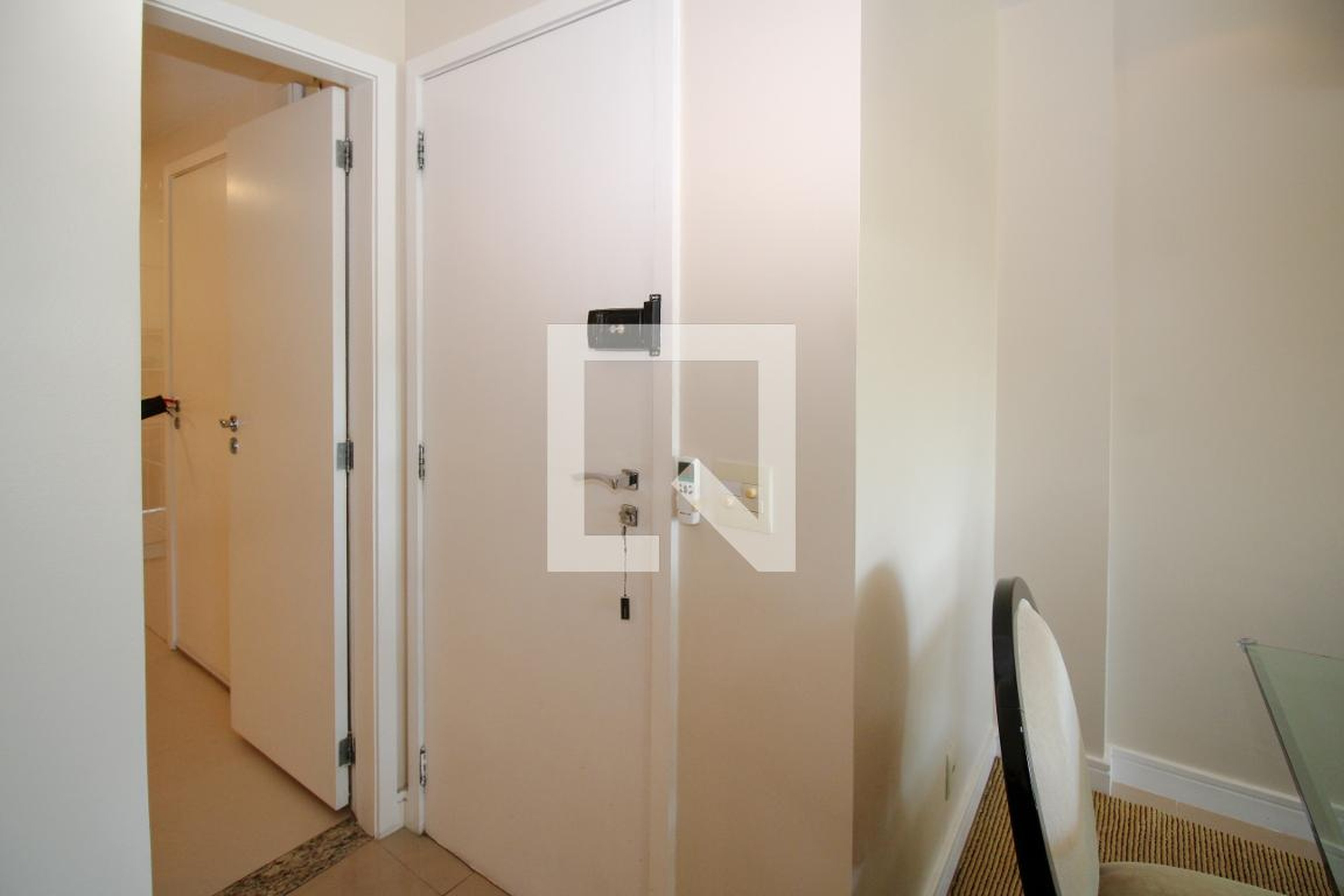 Hall de entrada Condomínio em Estrada da Barra da Tijuca, 102-N