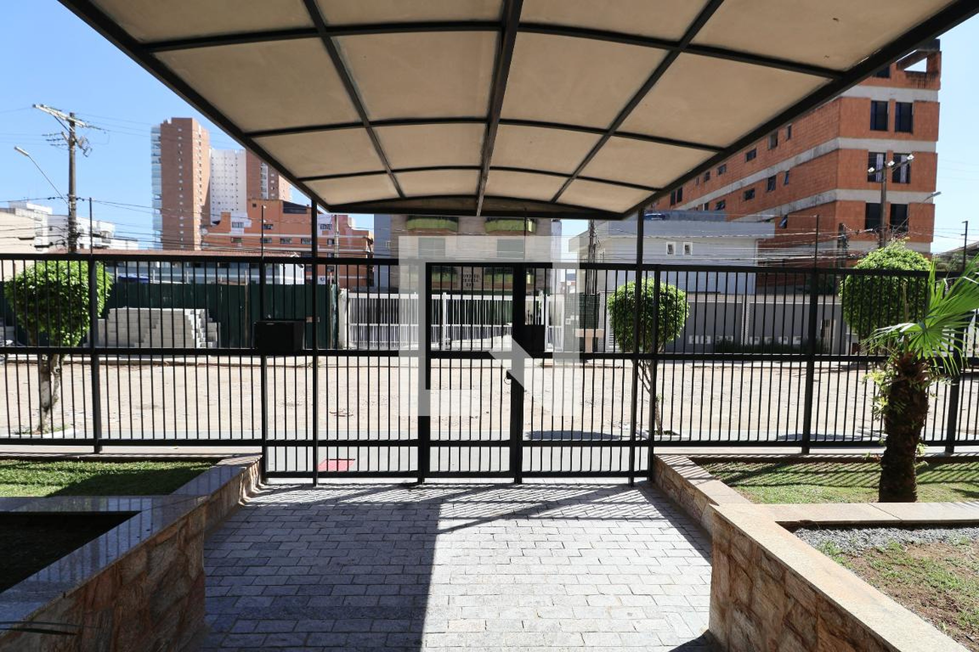 Fachada Condomínio em Rua Flávio Humberto Ribizi, 225