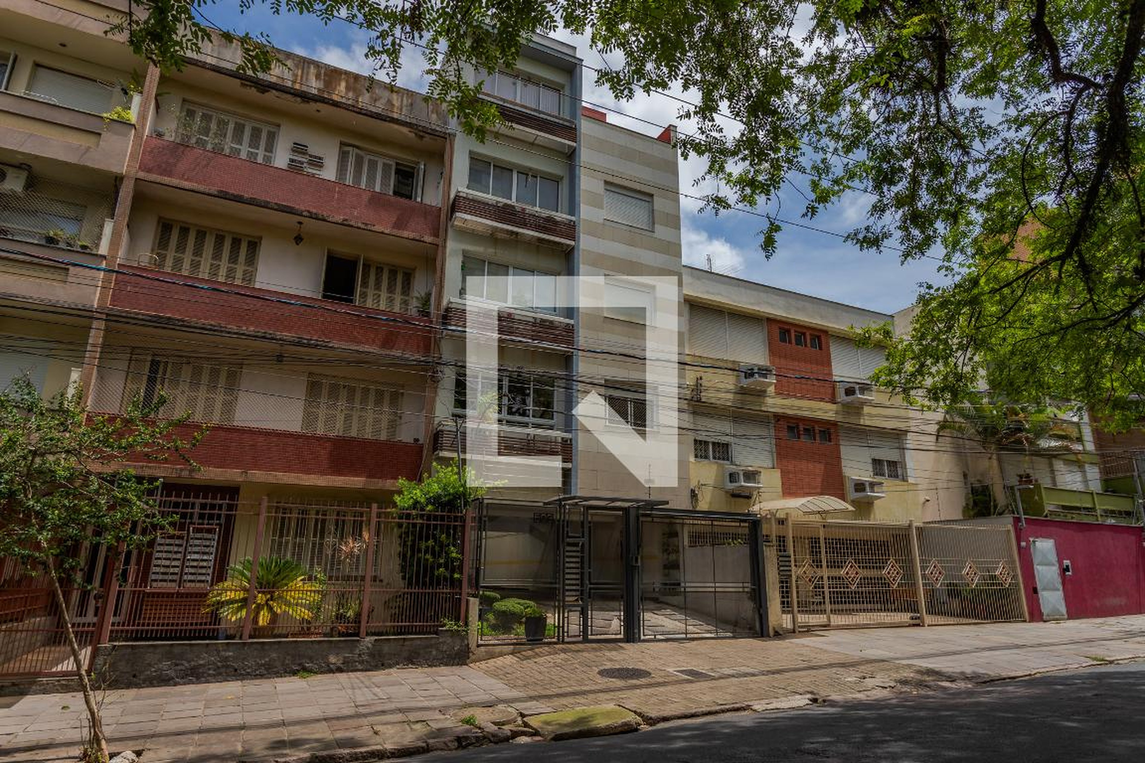 Fachada Condomínio em Rua Felipe Camarão, 503