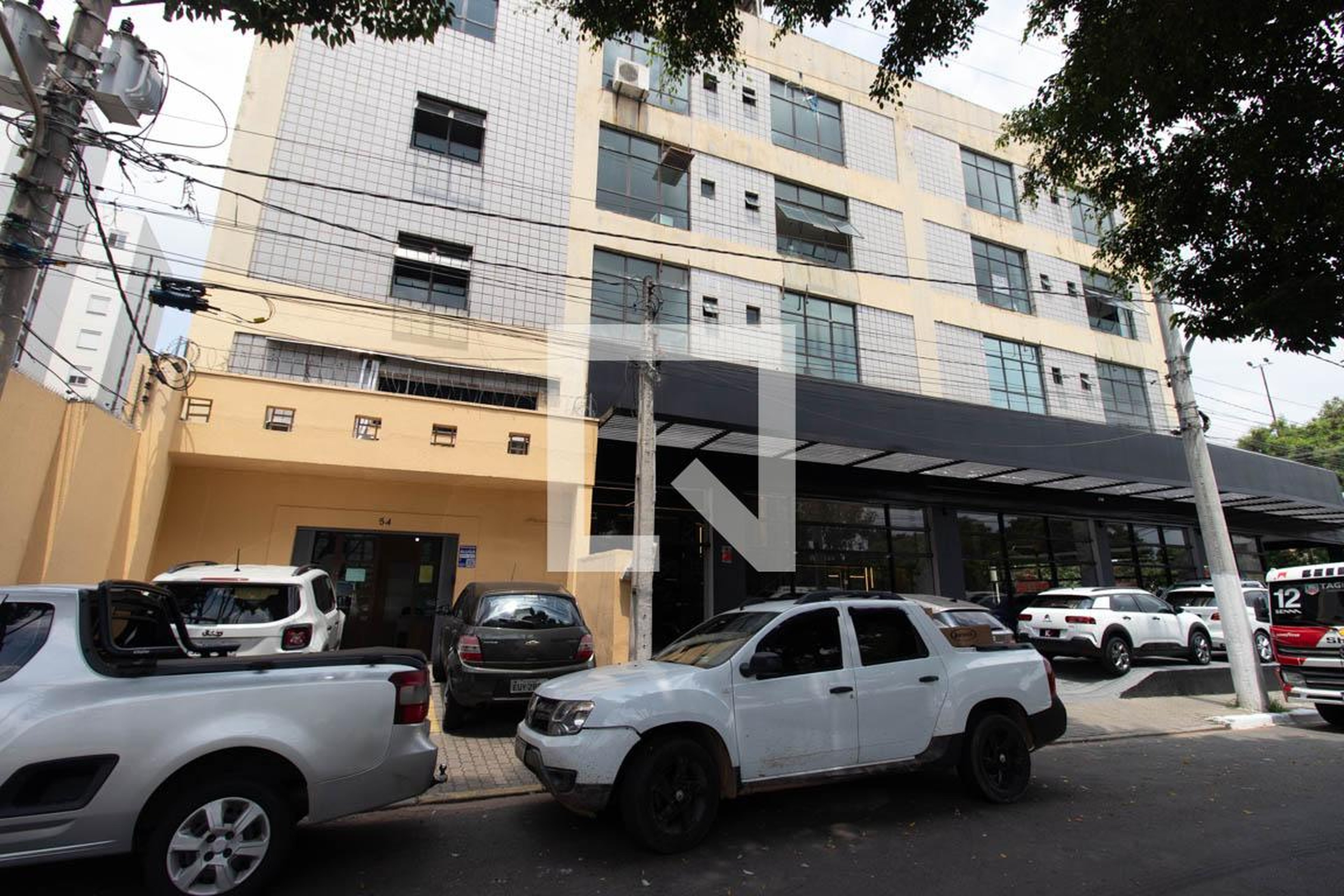 Fachada Condomínio em Rua João Veloso Filho, 54