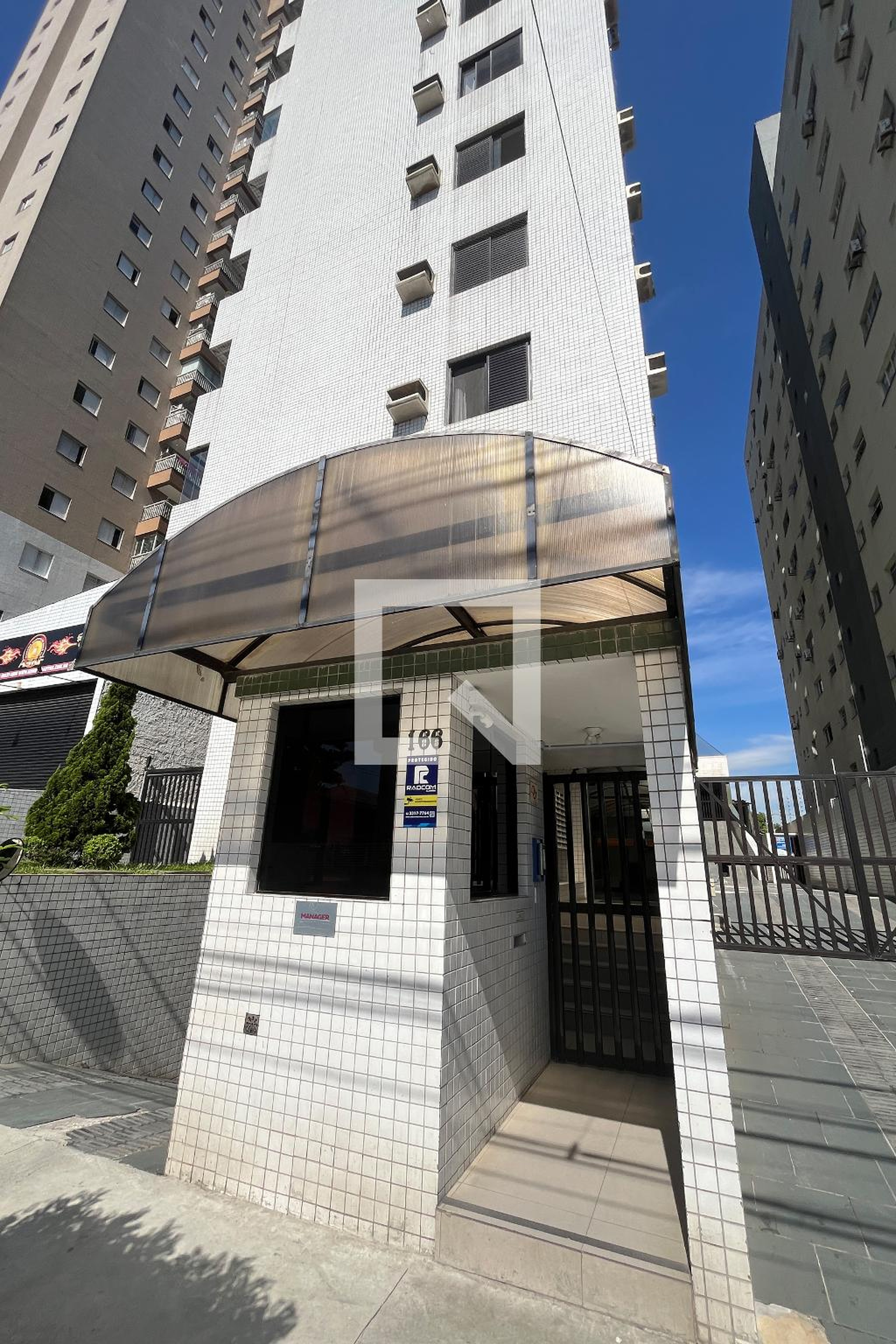 Fachada do Prédio Condomínio Ed. Dumont Ville