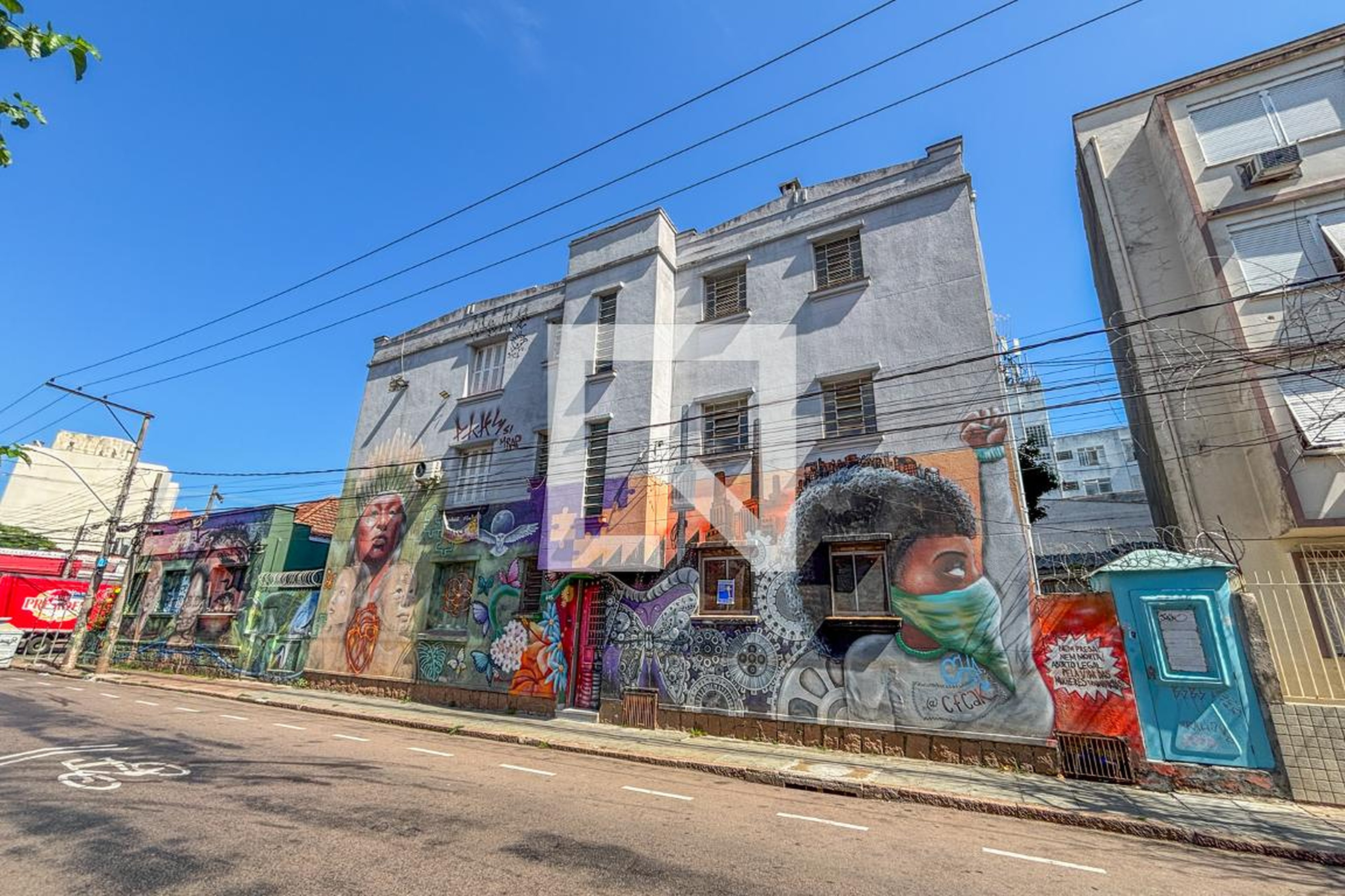 Fachada Condomínio em Rua Luiz Afonso, 645