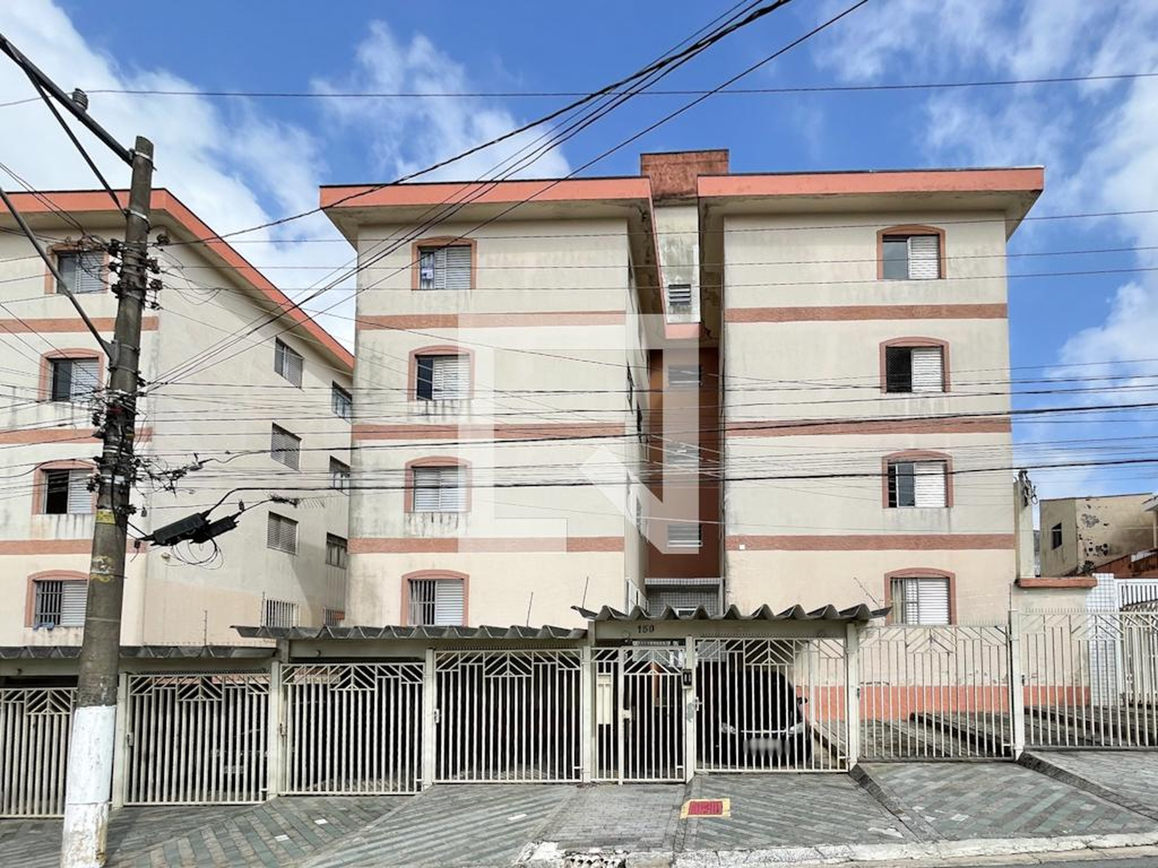 Fachada Condomínio em Rua Senador Mario Mota, 145