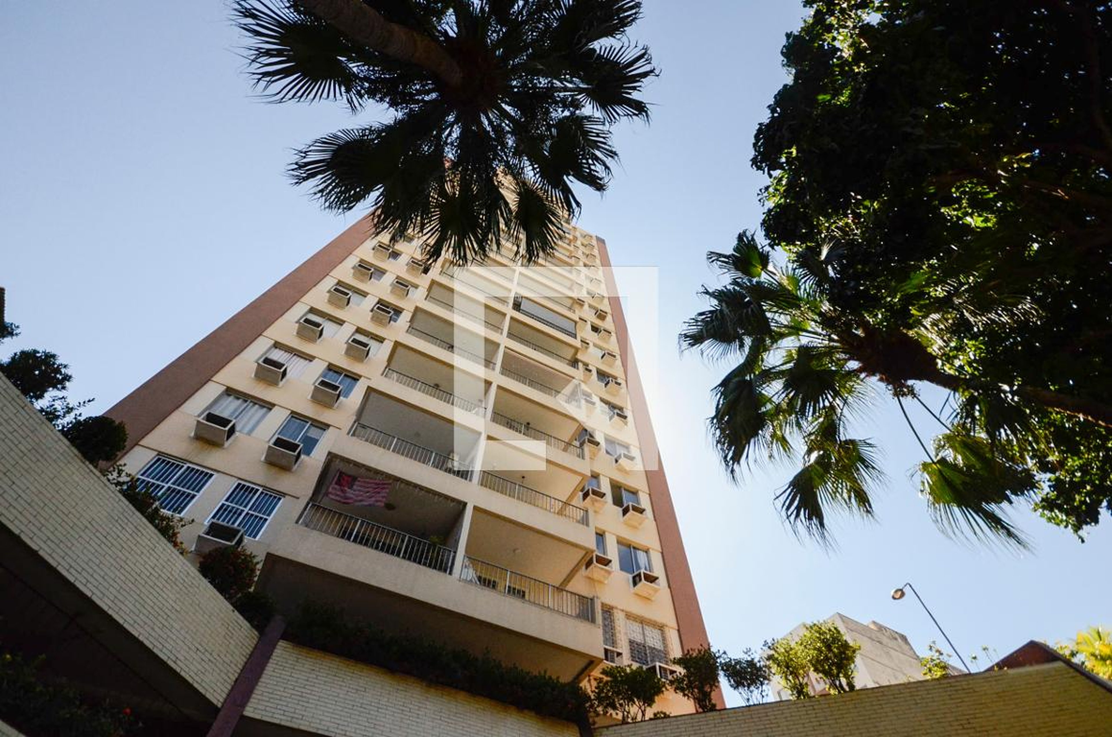 Fachada Condomínio Chateau Grenoble