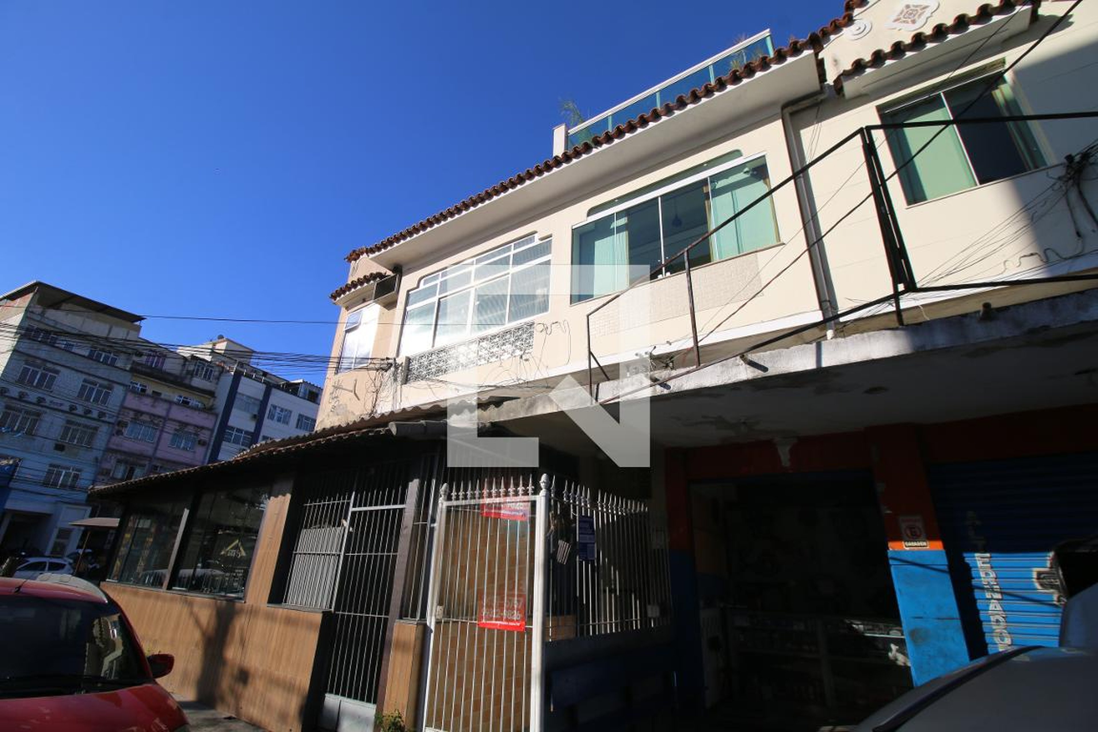 Fachada Condomínio em Rua Fuas Roupinho, 17