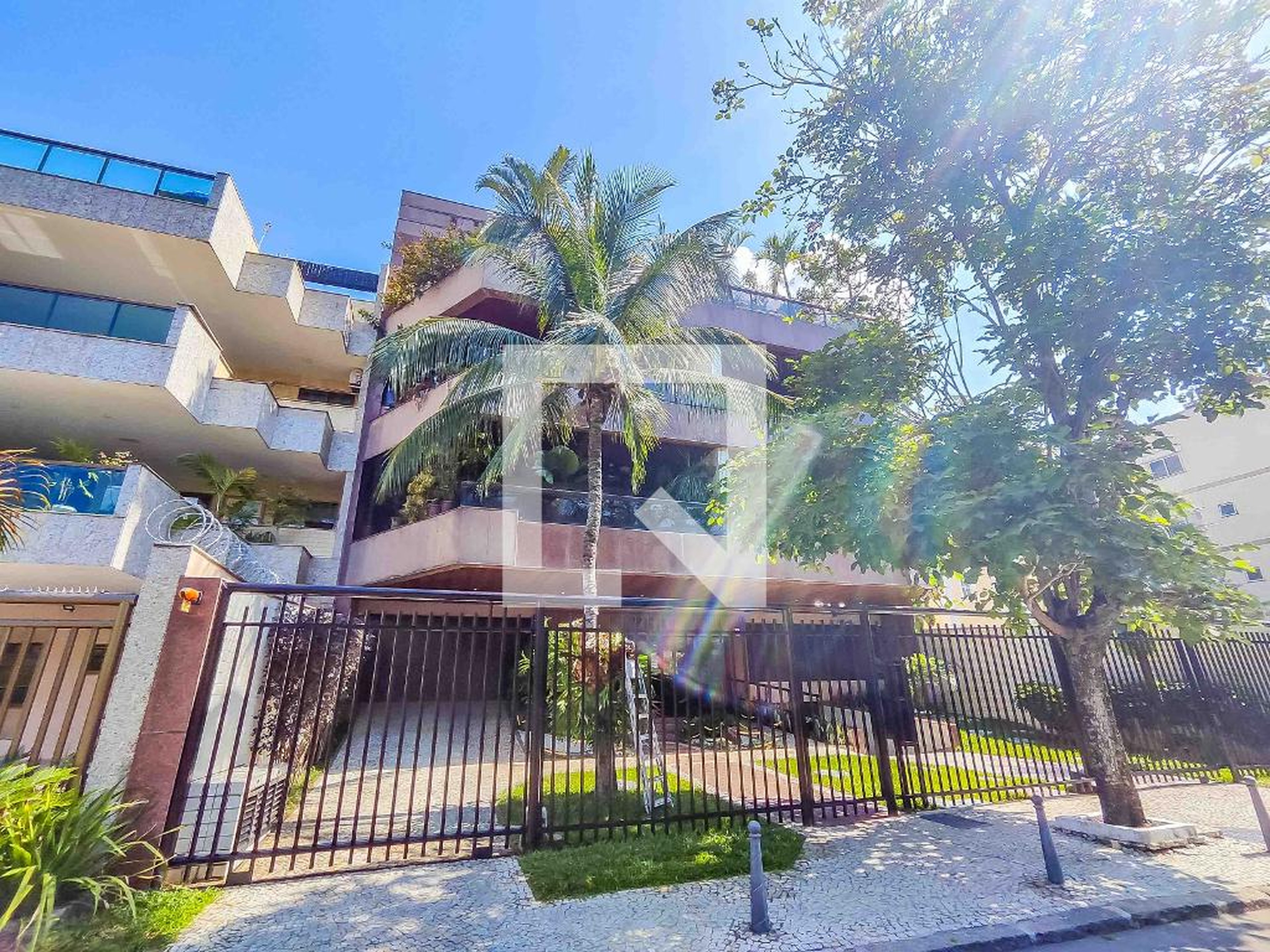 Fachada Condomínio em Rua Jorge Emílio Fontenele, 758