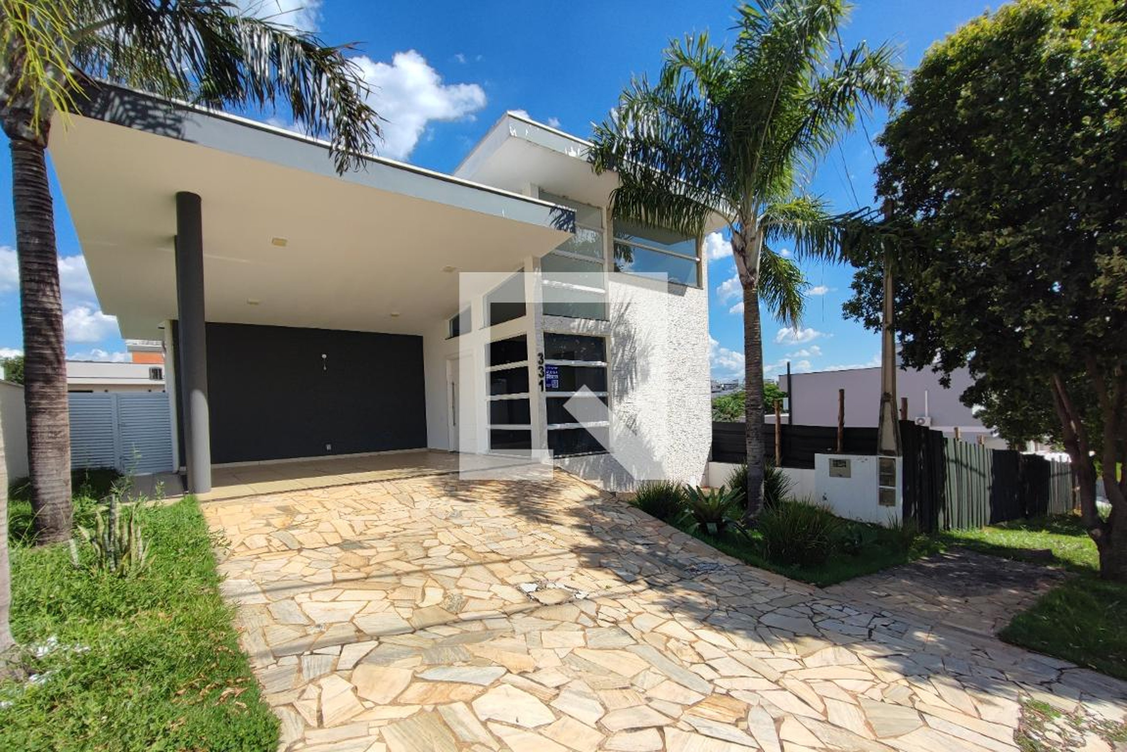 Fachada Condomínio em Rua Robinson Rogério Rodrigues de Castro, 7