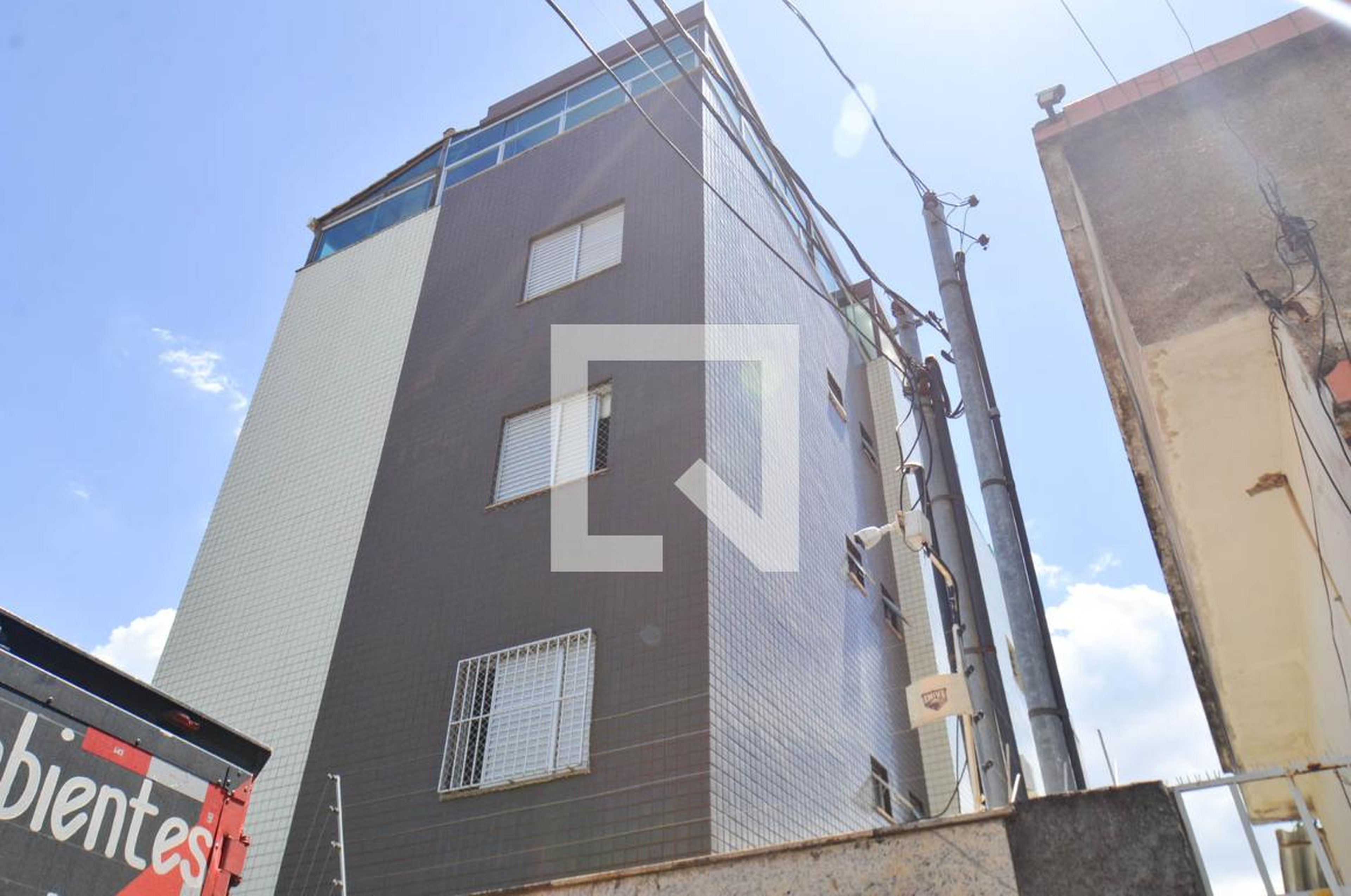 Fachada Condomínio em Rua Barão de Cocáis, 235