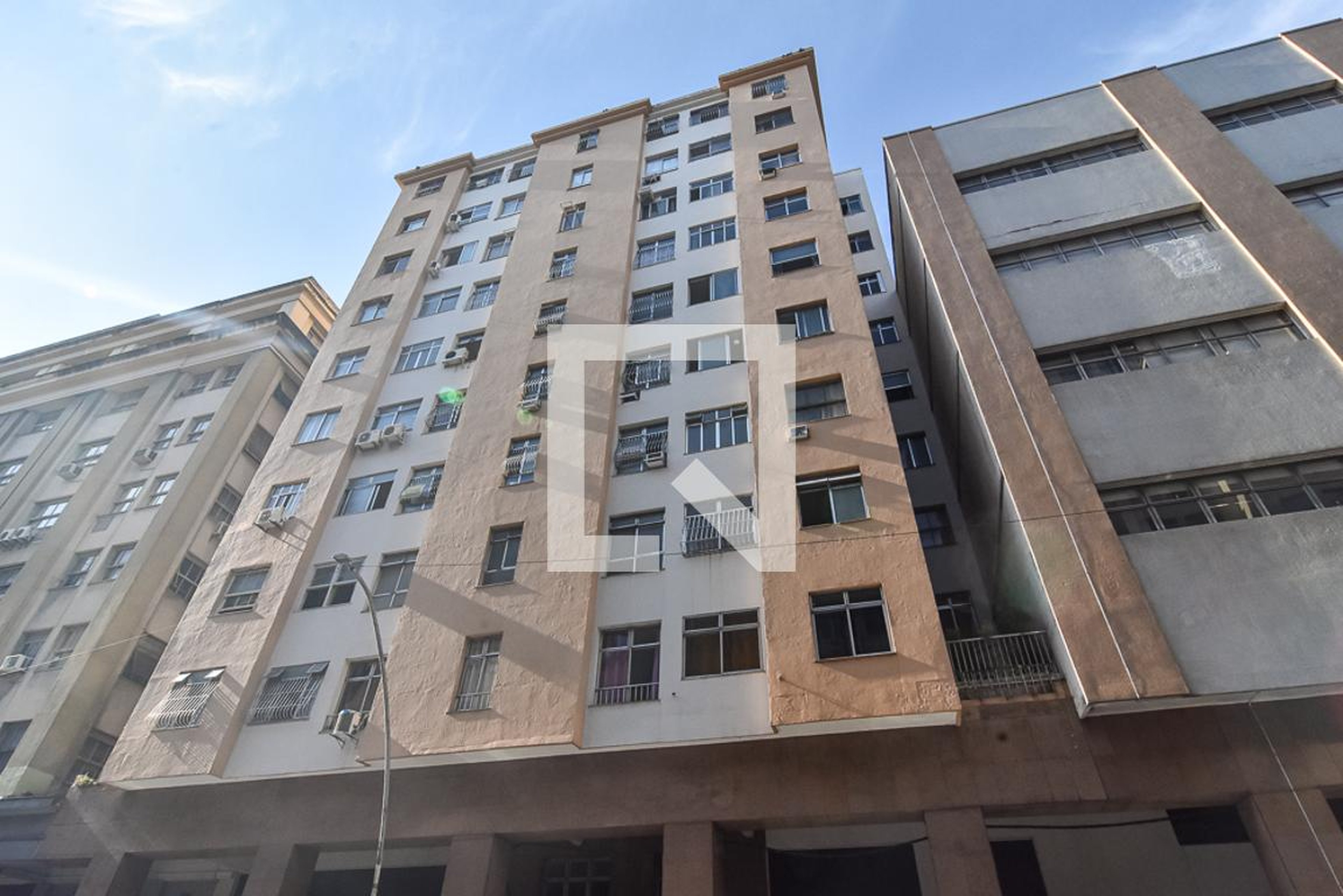 Fachada Condomínio em Avenida Ernani do Amaral Peixoto, 195