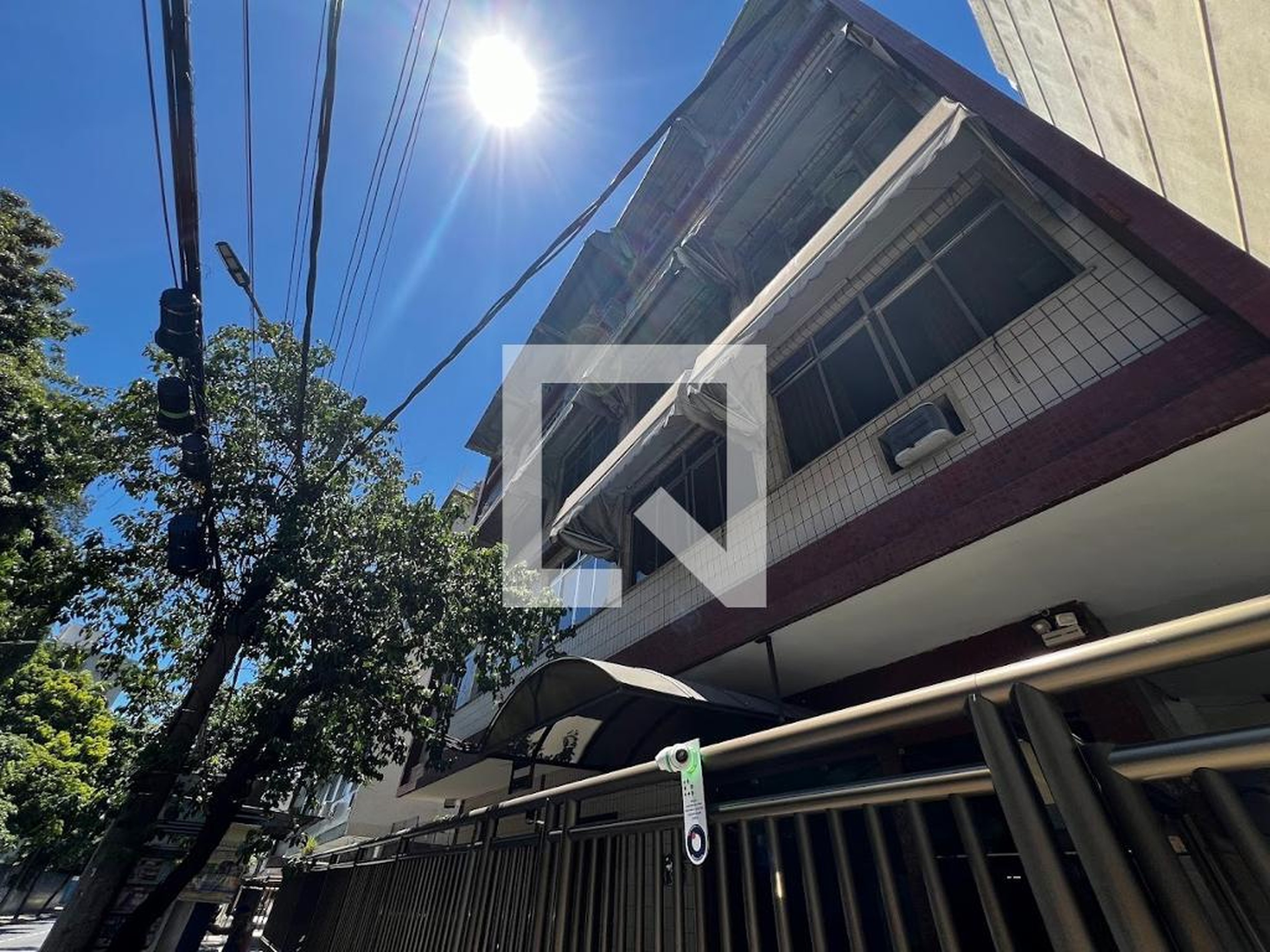 Fachada Condomínio em Rua Doutor Satamini, 413