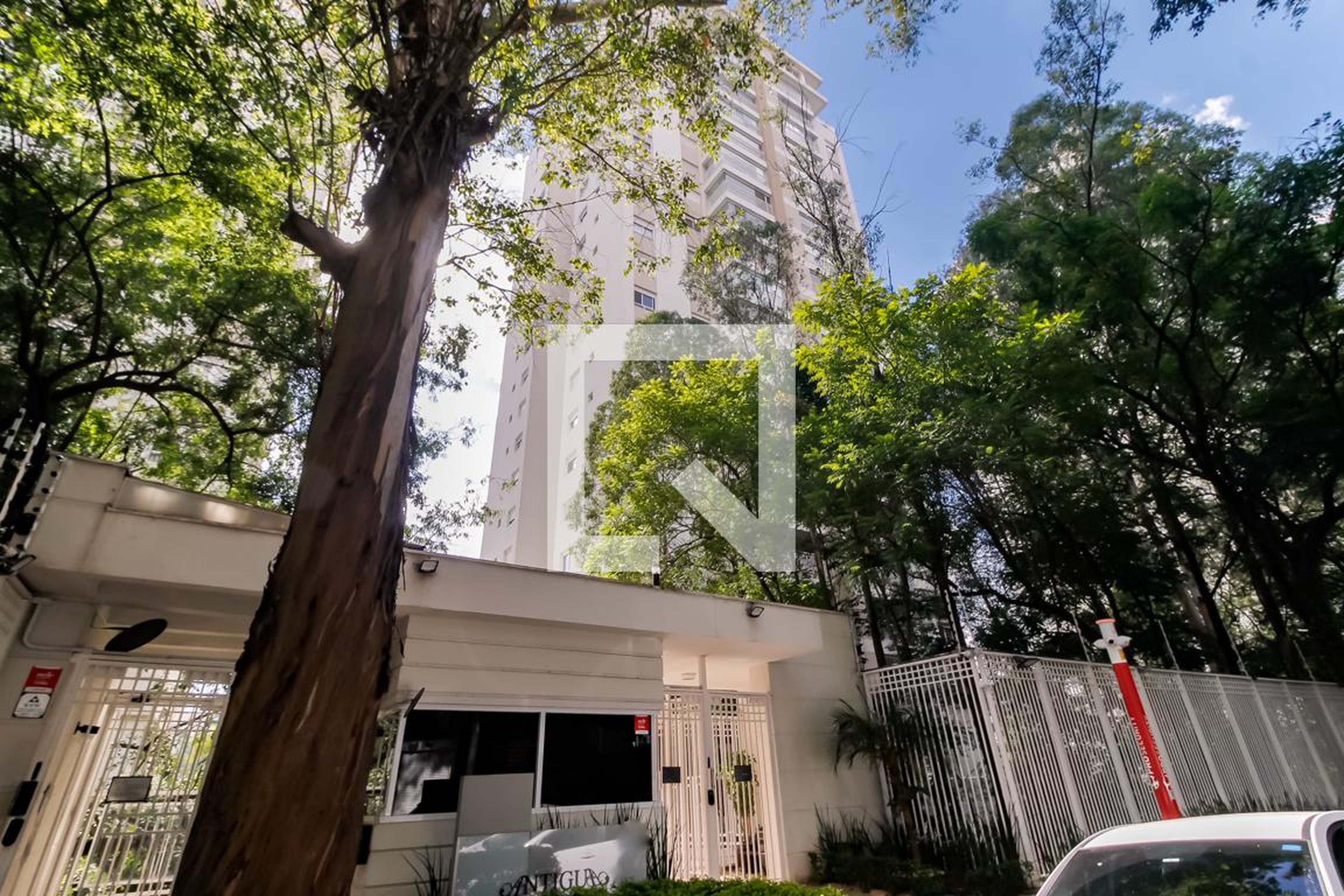 Fachada do Prédio Condomínio Antígua
