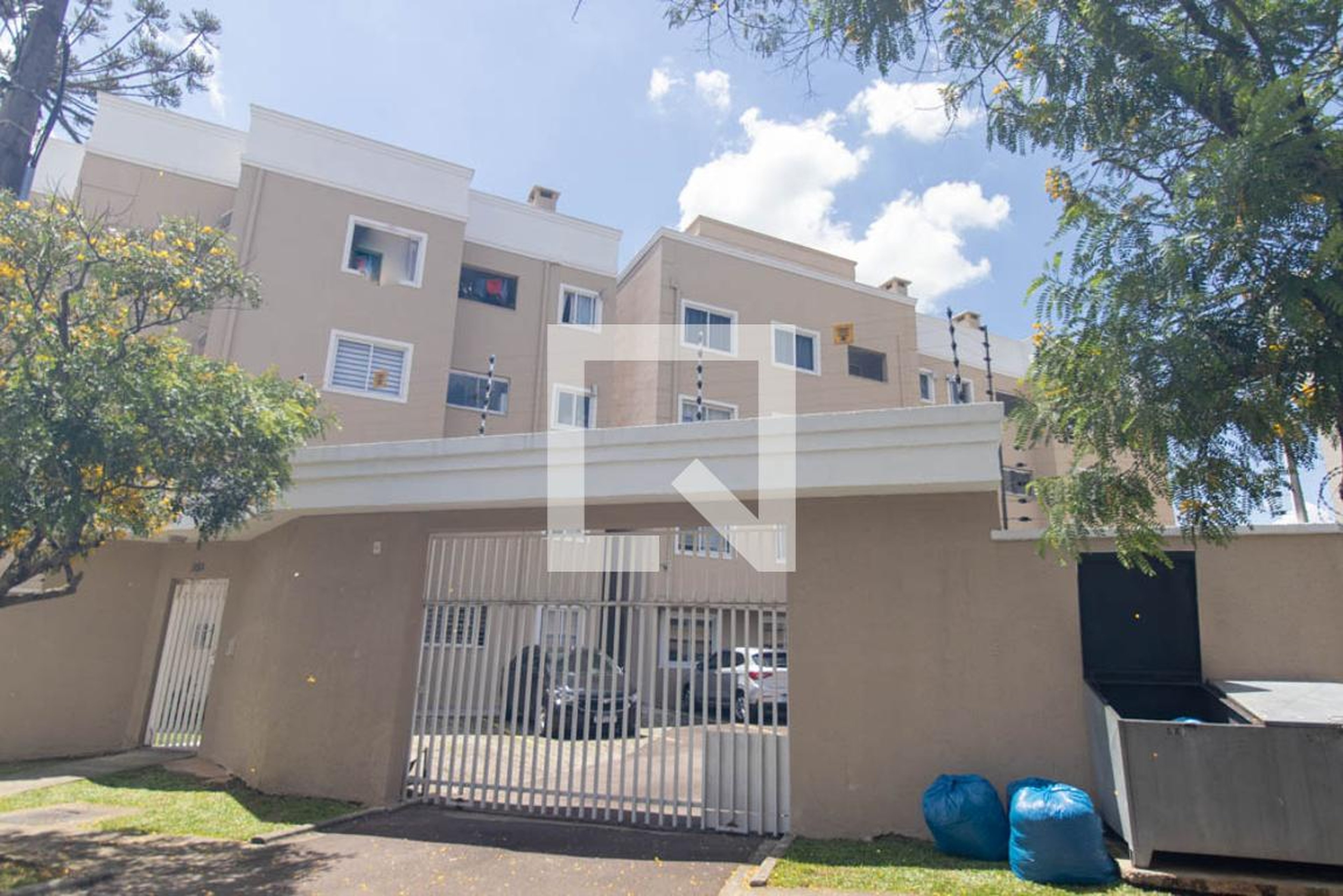 Fachada do Prédio Condomínio em Rua Padre Julio Pereda, 251