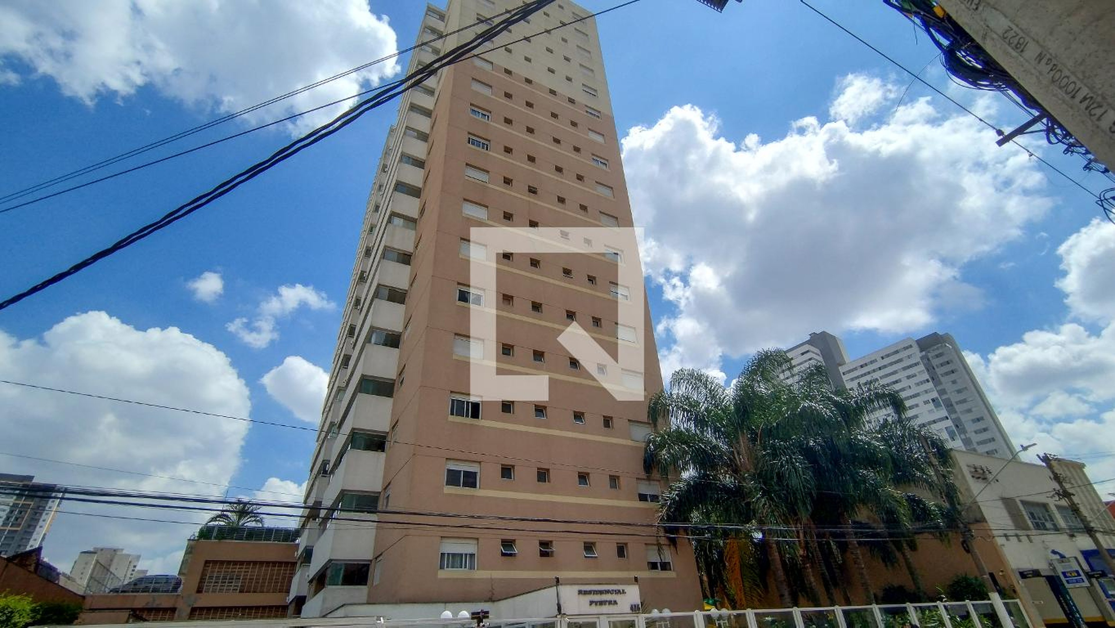 Fachada Condomínio em Rua Joaquim Távora, 415