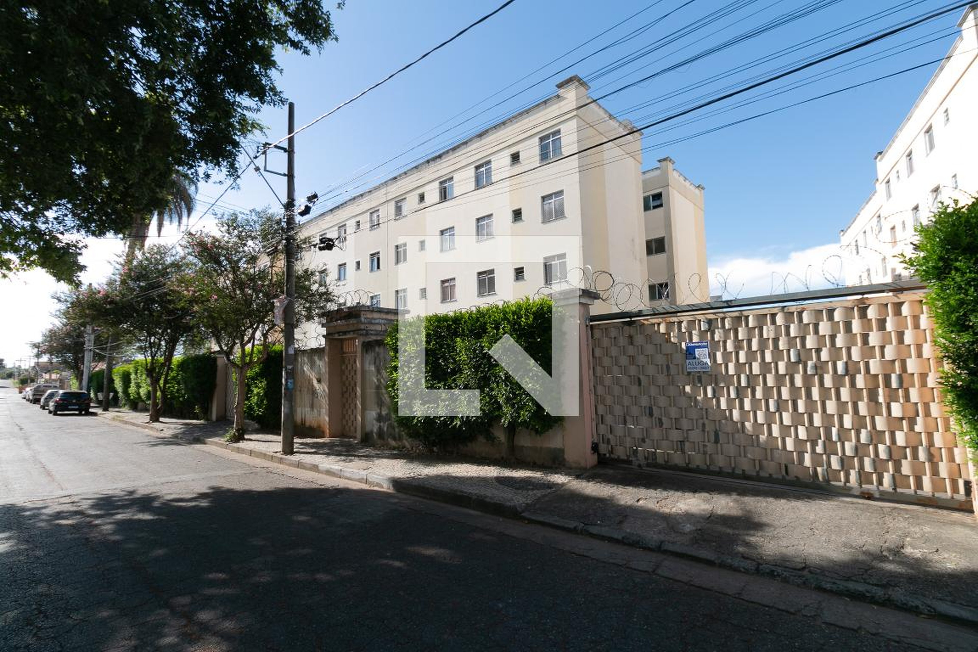 Fachada Condomínio em Rua Maria de Lourdes Faria, 292